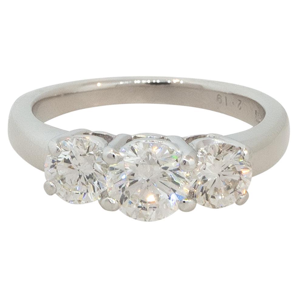 2.19 Quilates Anillo de Compromiso de 3 Diamantes Platino en Stock