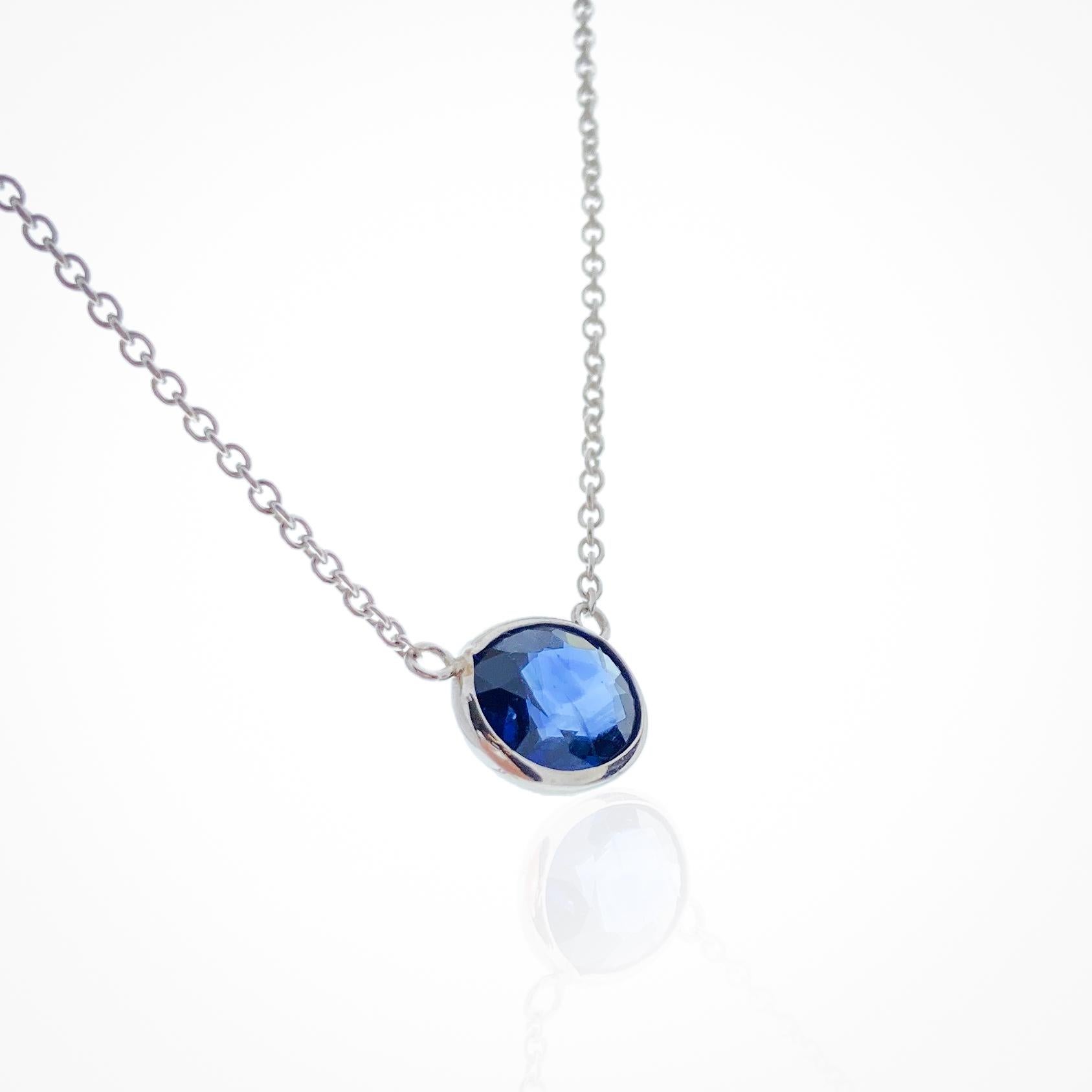 Oval Cut 2.19 Carat Blue Oval Sapphire Fashion Necklaces In 14K White Gold For Sale