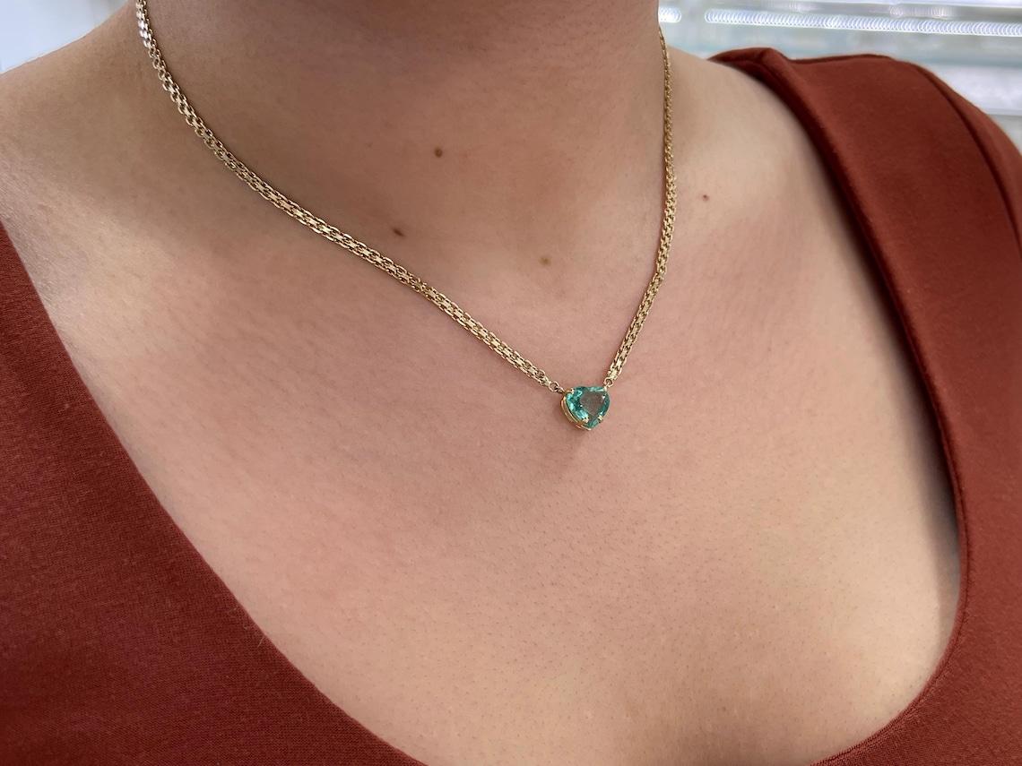 2,19 Karat Bluish Green Heart Cut kolumbianischer Smaragd-Anhänger Halskette im Angebot 4