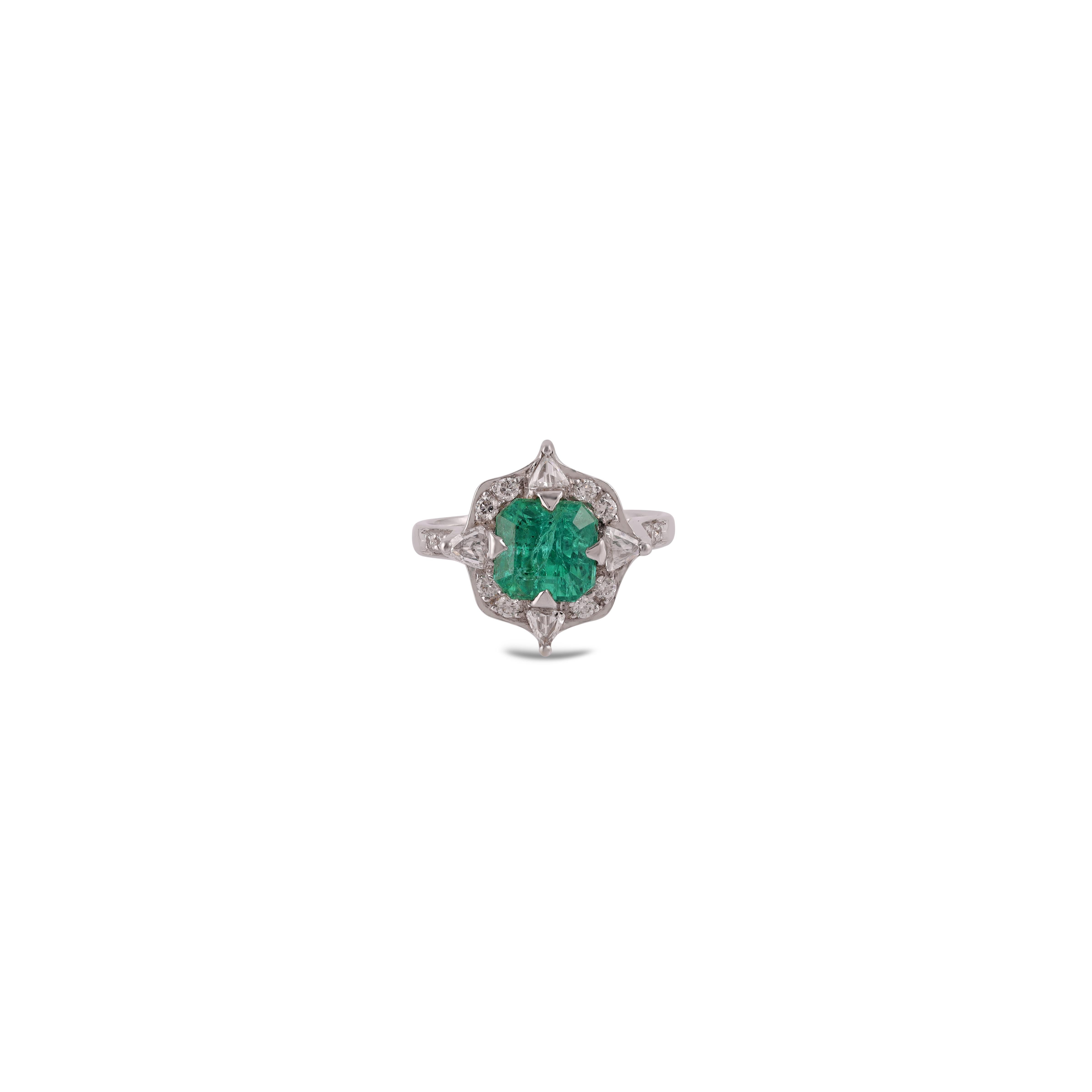 This is an elegant emerald & diamond ring studded in 18k gold with 1 piece of  Zambian emerald weight 2.19 carat which is surrounded by 22 pieces of diamonds weight 0.58 carat, this entire ring studded in 18k  gold.



 Ring size can be change as