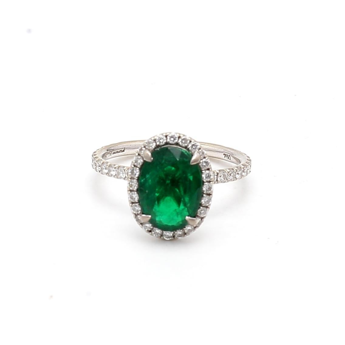 2,19 Karat Smaragd 0,60 Karat runder Diamant 18 Karat Weißgold Halo-Ring im Angebot 2