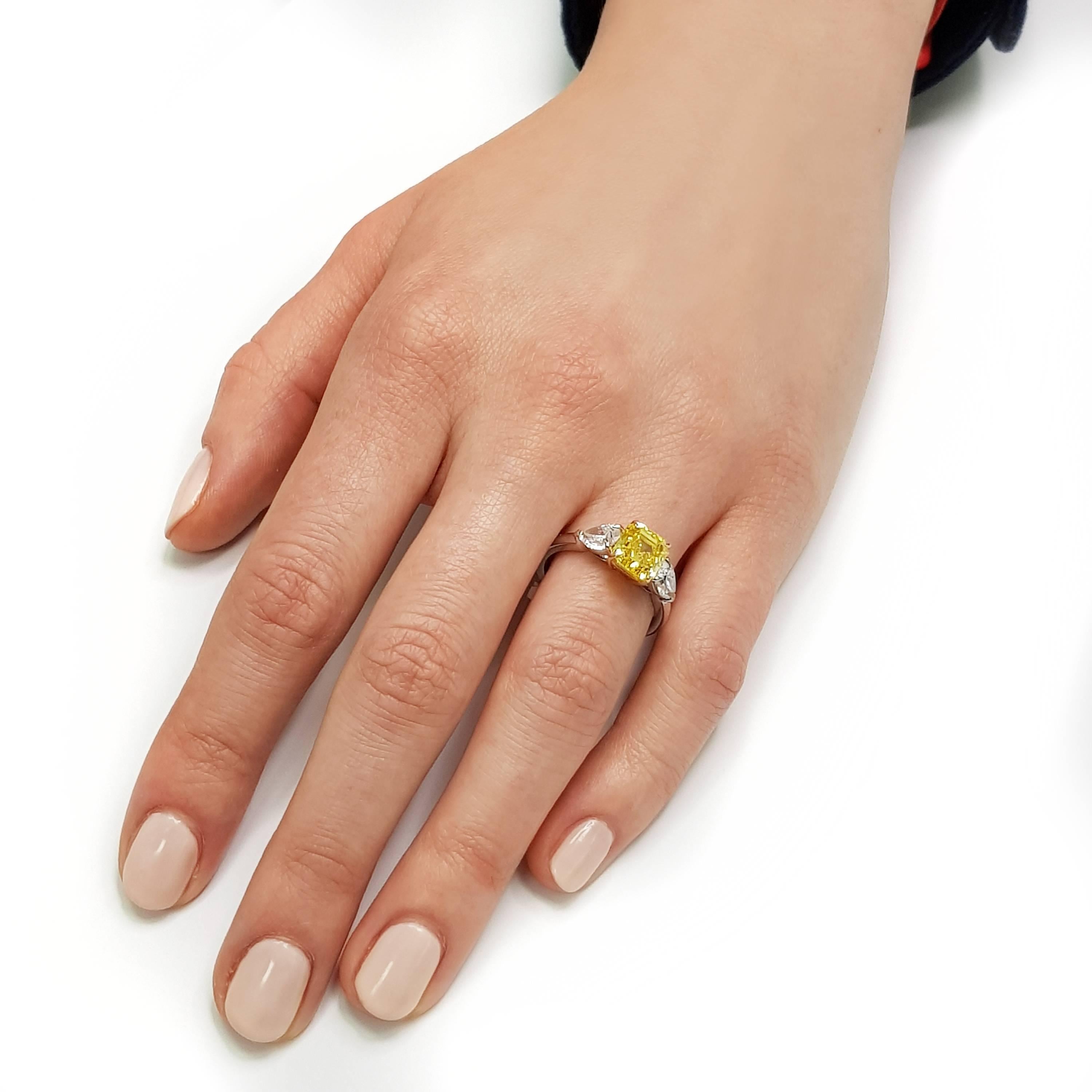 Women's  2.19 Carat GIA Fancy Vivid Yellow 1.02ct White Diamond Engagement Ring Platinum For Sale