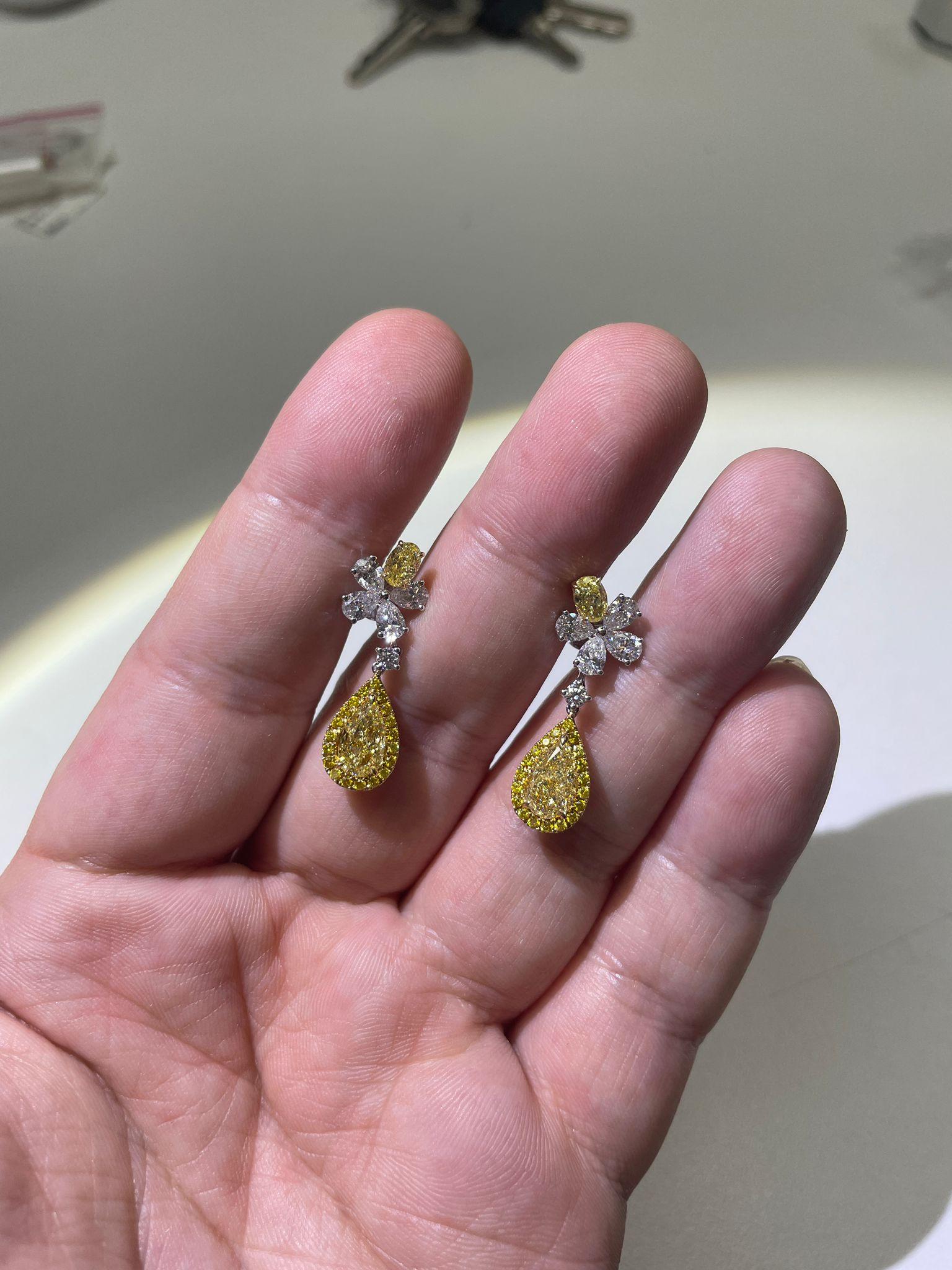 Moderne Boucles d'oreilles pendantes en diamant jaune de 2,19 carats en forme de poire