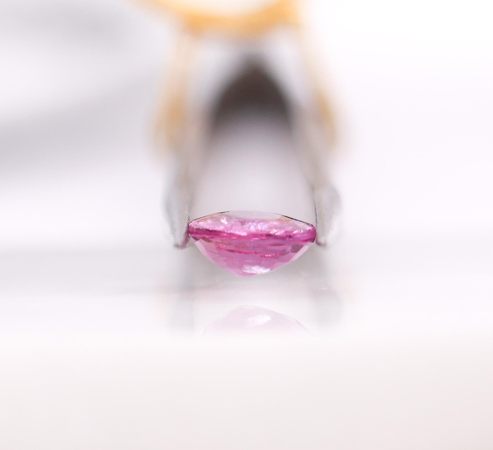 Oval Cut 2.19 Carat Pink Sapphire Loose Gemstone Oval 9x7mm For Sale