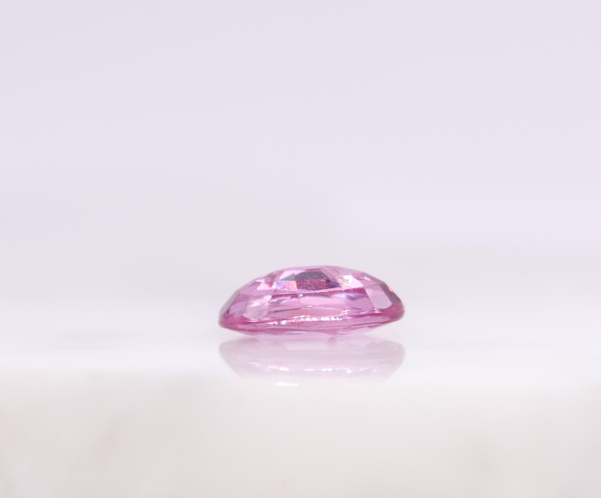 2.19 Carat Pink Sapphire Loose Gemstone Oval 9x7mm For Sale 2