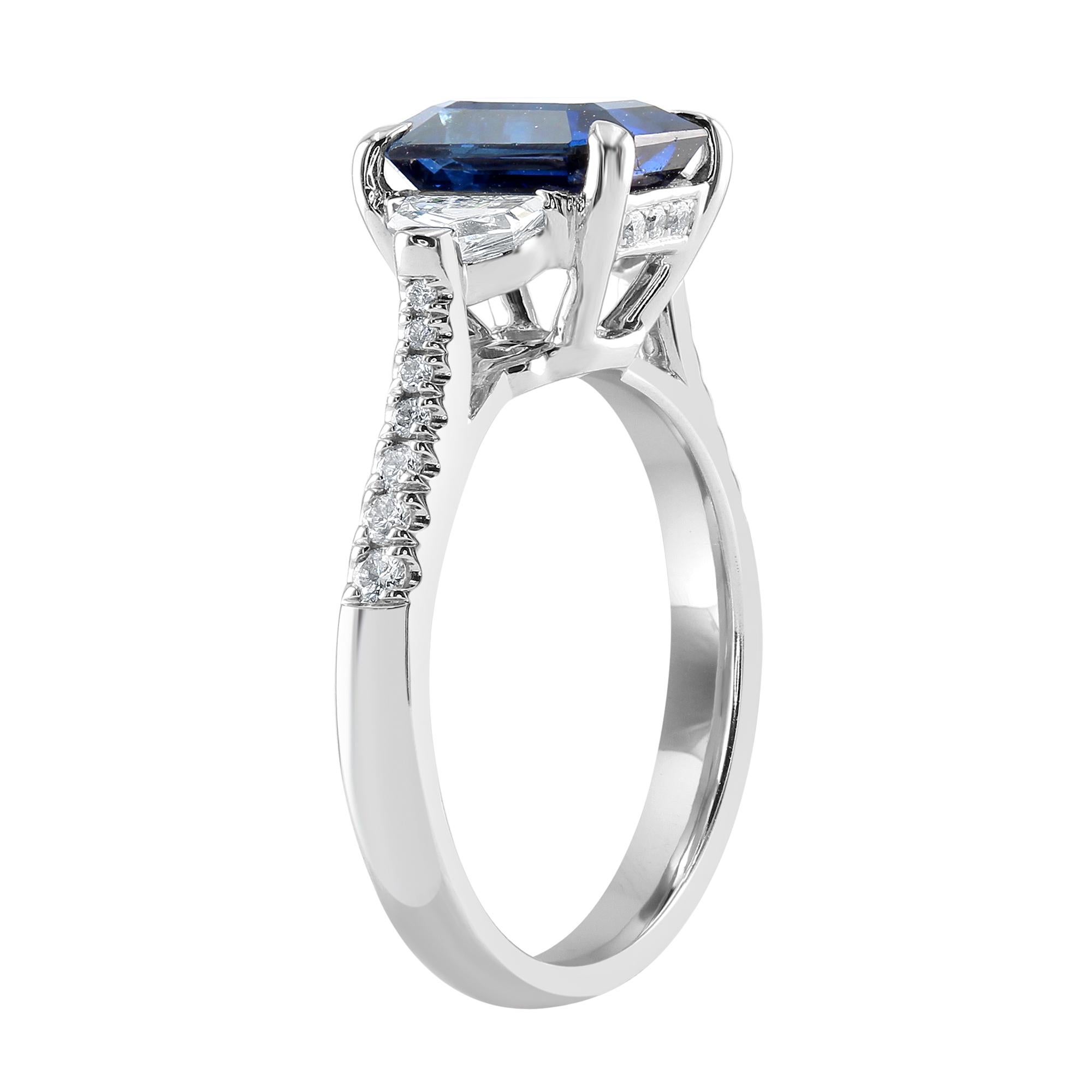 Modern 2.19 Carat Sapphire and Diamond White Gold Engagement Ring For Sale