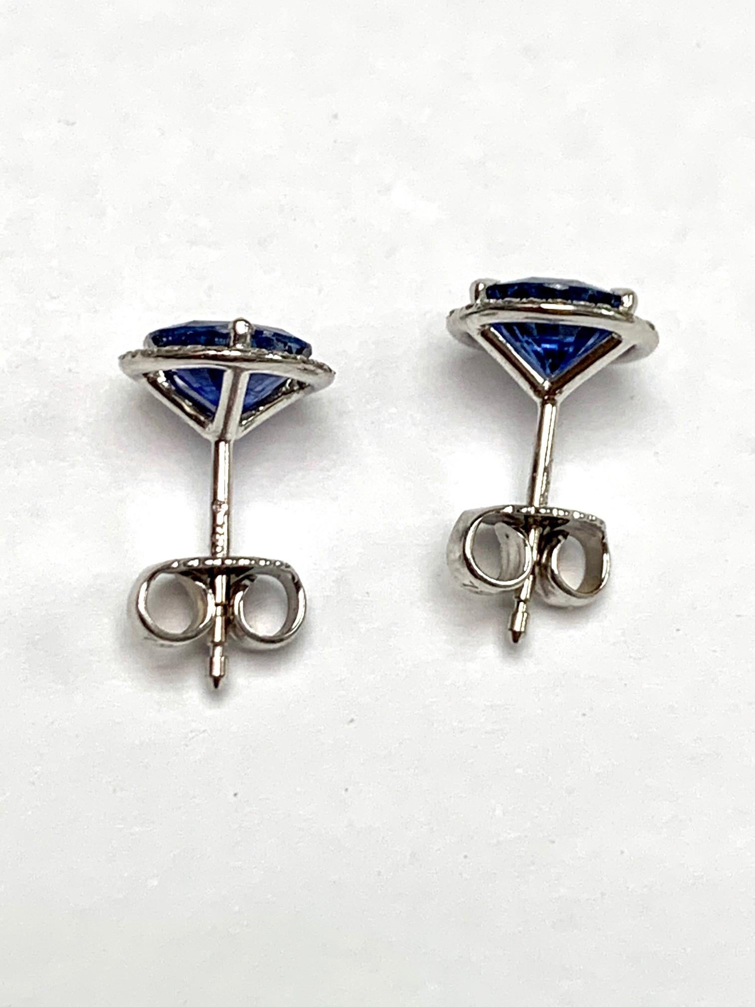 Round Cut 2.19 Carat Sapphire Diamond Earrings For Sale