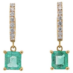 Pendientes colgantes de esmeralda cuadrada de 2,19 quilates y diamantes de oro de 18 quilates