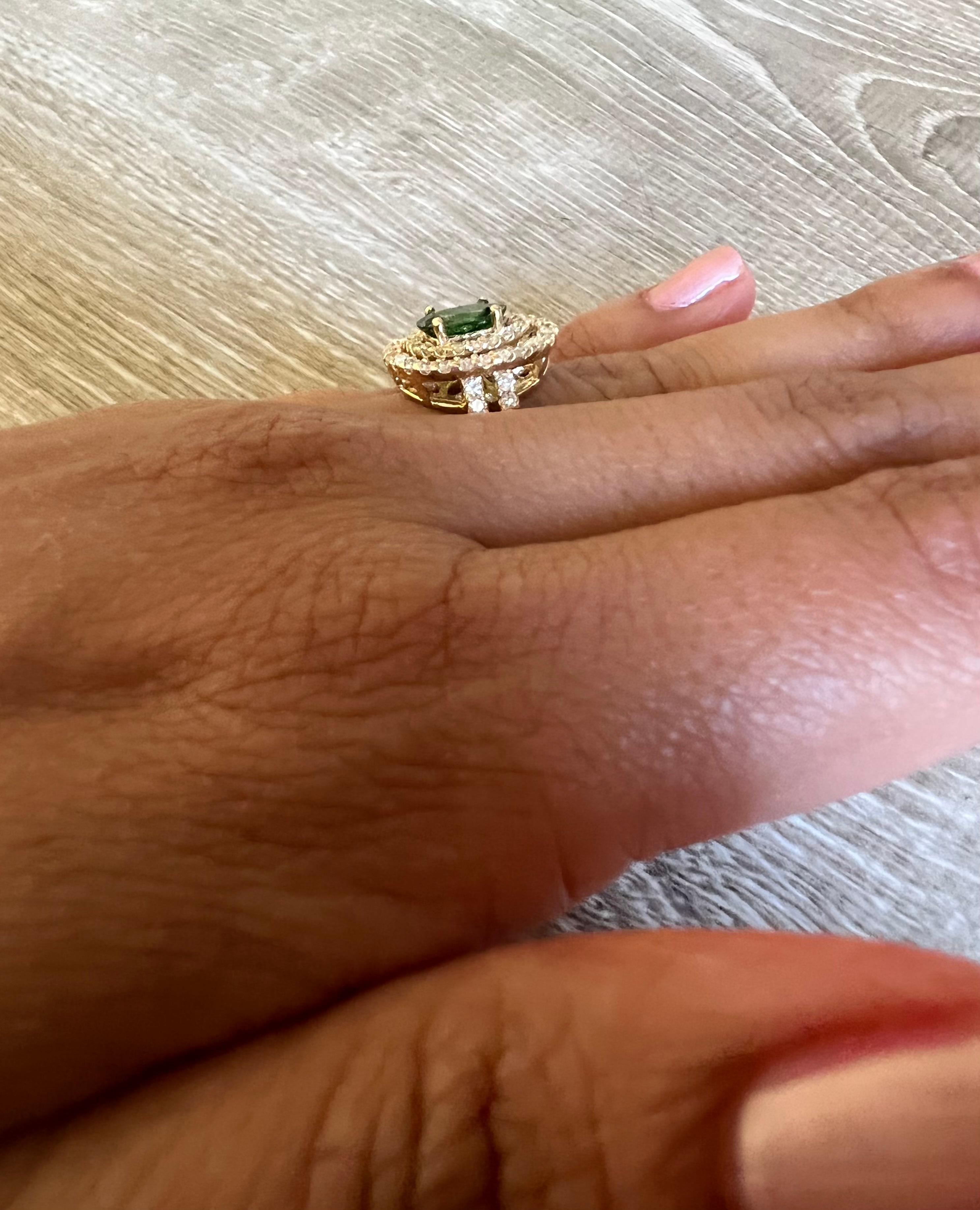 Women's 2.19 Carat Tsavorite Garnet Diamond 18 Karat Yellow Gold Ring For Sale