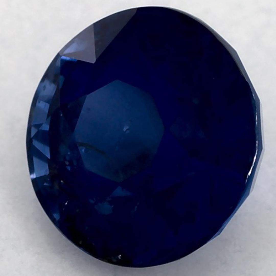 Questo zaffiro blu naturale offre eleganza e raffinatezza. Con la sua ricca saturazione del colore e il taglio preciso, è il centro perfetto per un anello di fidanzamento o per un design di gioielli di lusso.

Questo zaffiro proviene dallo Sri Lanka