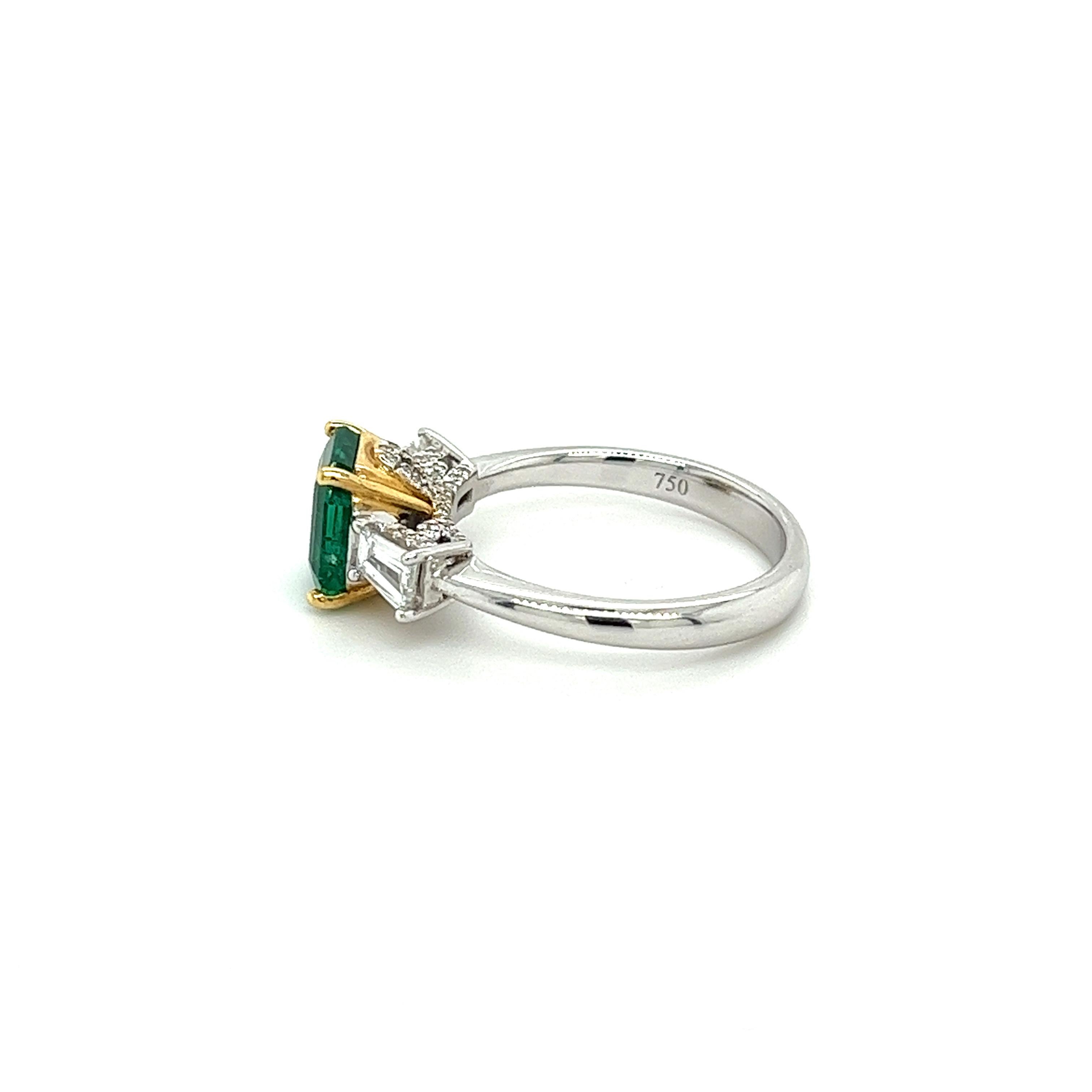 2.19 CT Natural Emerald 3-Stone Ring with Diamond Side Stone in 18K White Gold In New Condition For Sale In Miami, FL