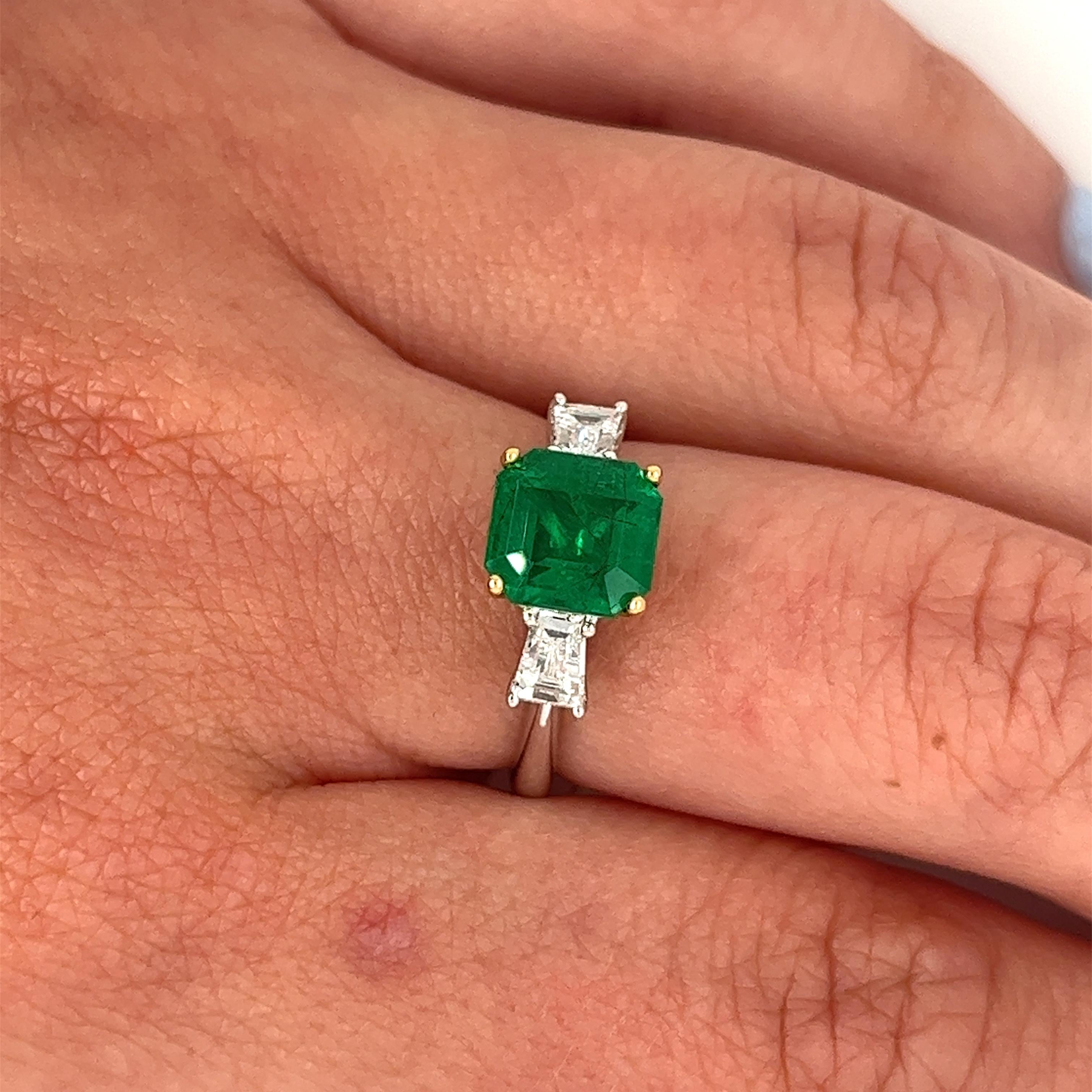 2.19 CT Natural Emerald 3-Stone Ring with Diamond Side Stone in 18K White Gold For Sale 1