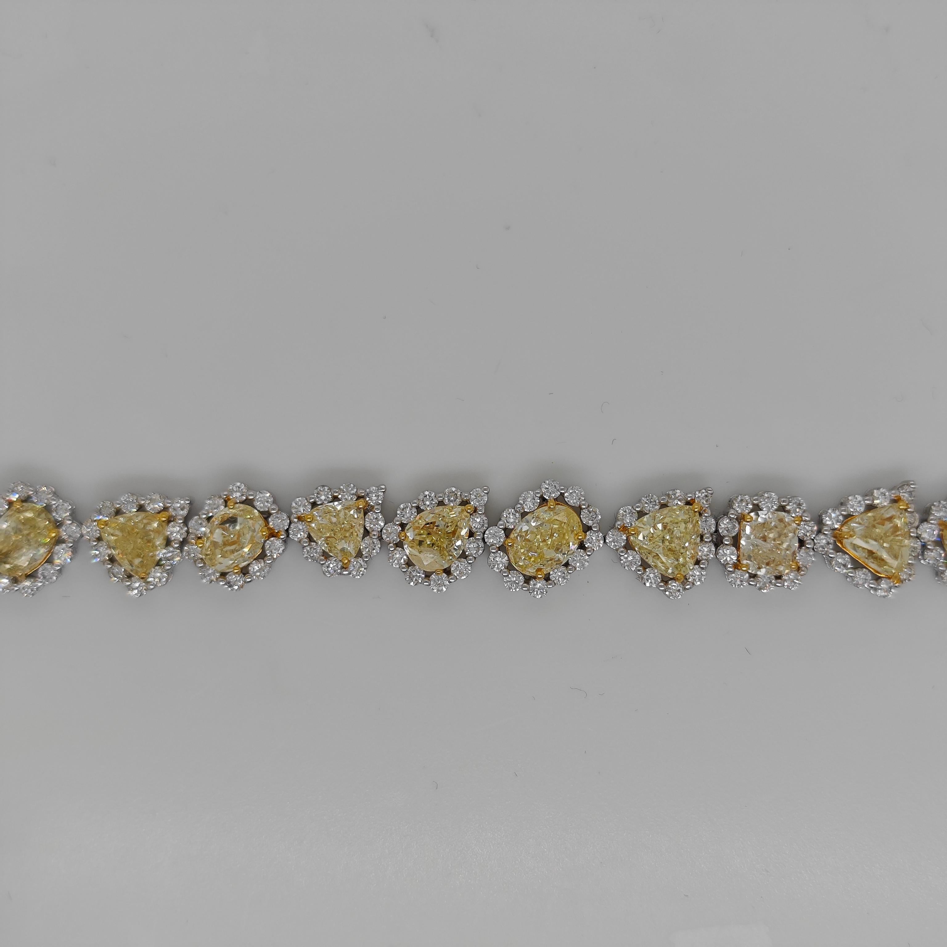 21.91 Carats Yellow and White Diamond White Gold Bracelet In New Condition For Sale In New York, NY