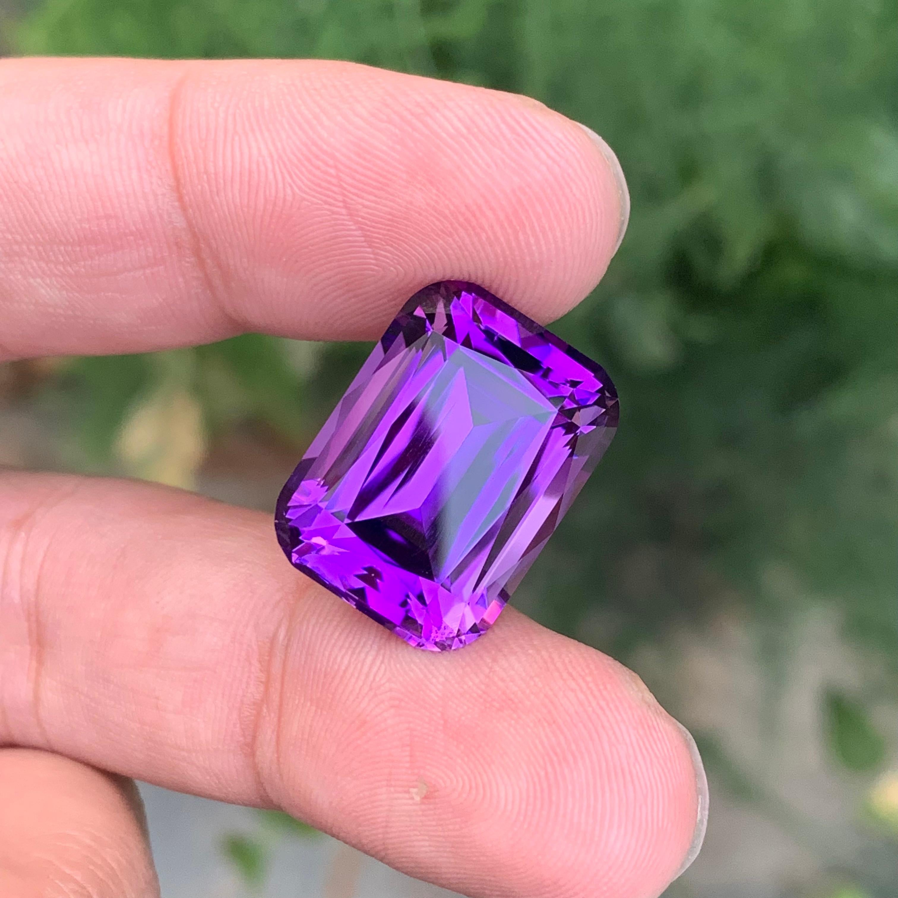21,95 Karat natürlicher loser tief lila Amethyst Smaragd Form Edelstein im Angebot 2