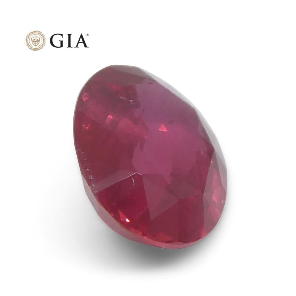 Rubis rouge ovale 2,19 carats certifié GIA du Mozambique en vente 4