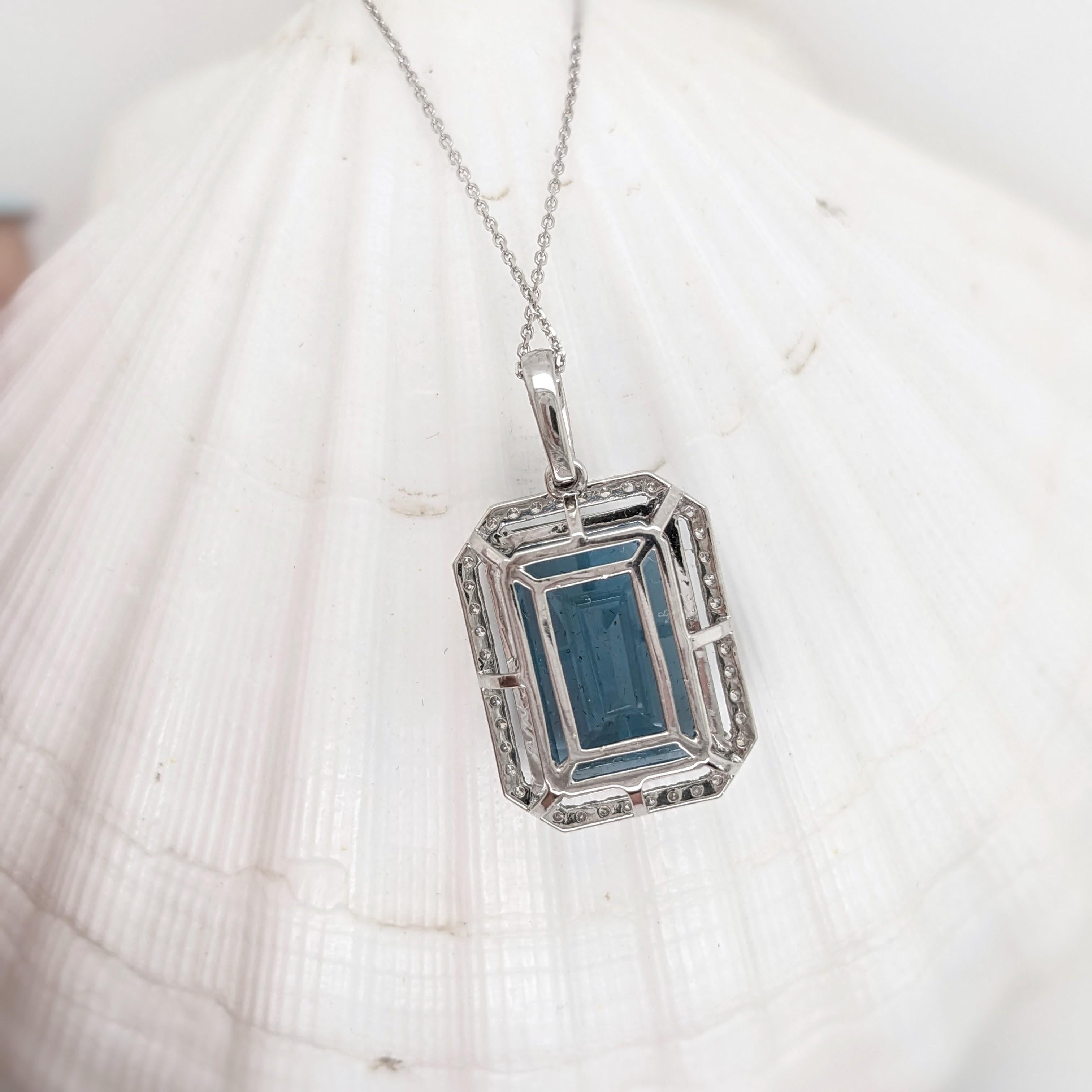 21ct London Topaz Pendant w Earth Mined Diamonds in Solid 14K Gold EM 18x13mm In New Condition For Sale In Columbus, OH