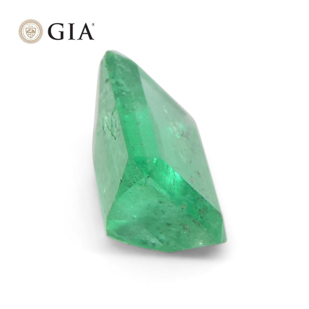 2.1ct Octagonal/Emerald Green Emerald GIA Certified Colombia   For Sale 2