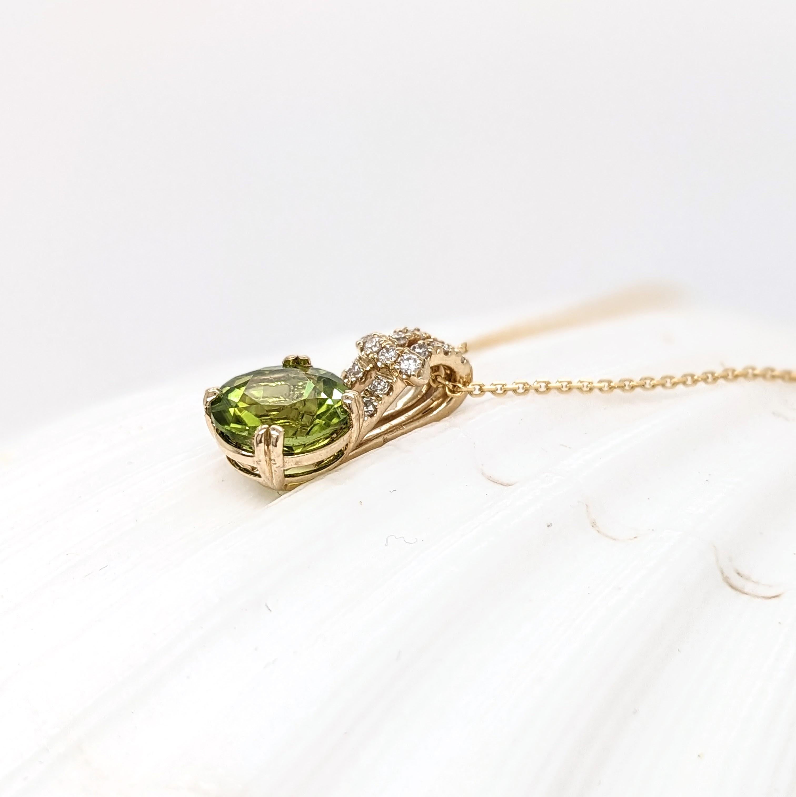 2.1ct Peridot Pendant w Earth Mined Diamonds in Solid 14K Yellow Gold Round 8mm For Sale 2