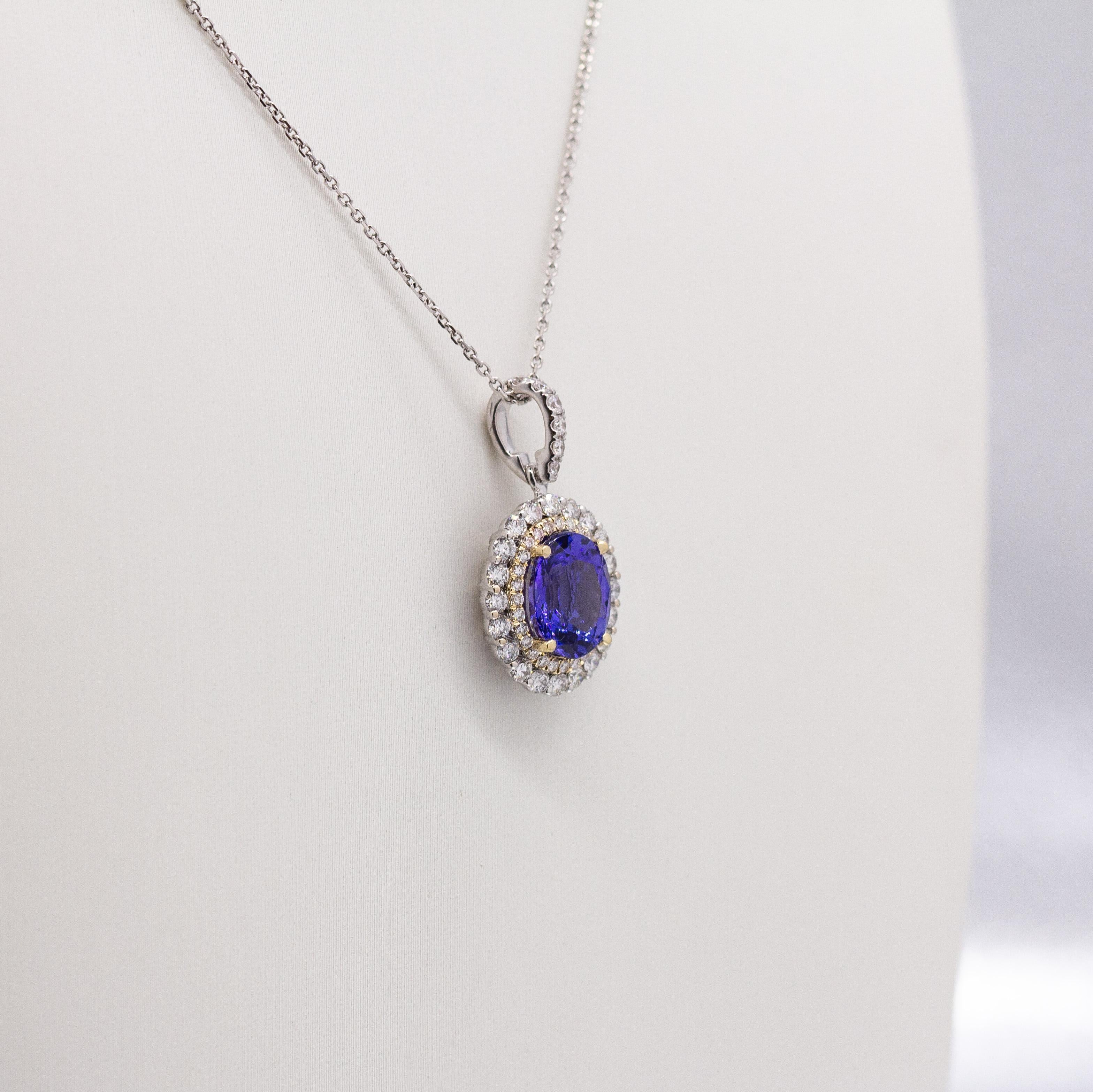 Contemporain Pendentif Tanzanite 2.1cts avec Diamants Naturels Halo : Or 14K double, Ovale 9x7mm en vente