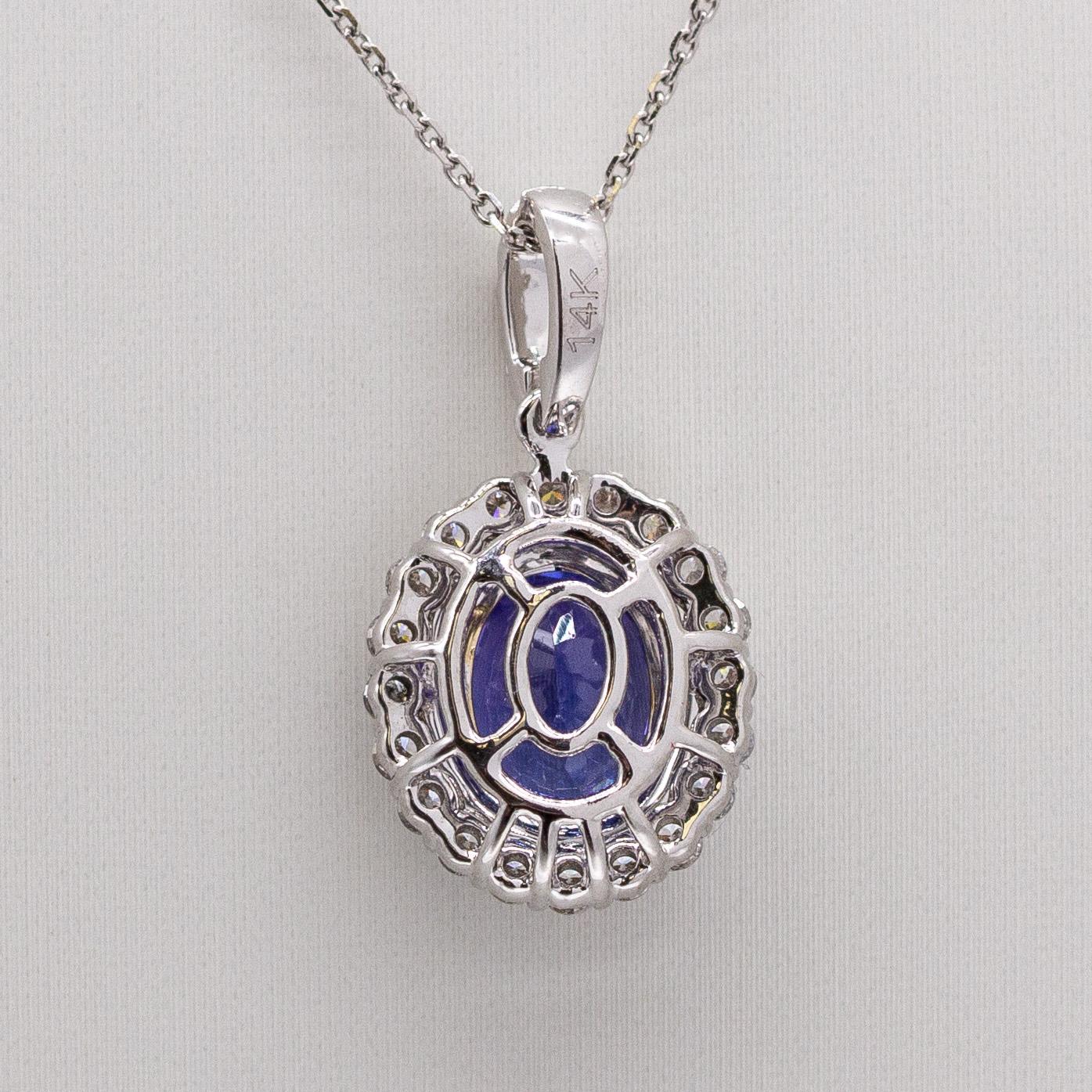 Pendentif Tanzanite 2.1cts avec Diamants Naturels Halo : Or 14K double, Ovale 9x7mm Pour femmes en vente