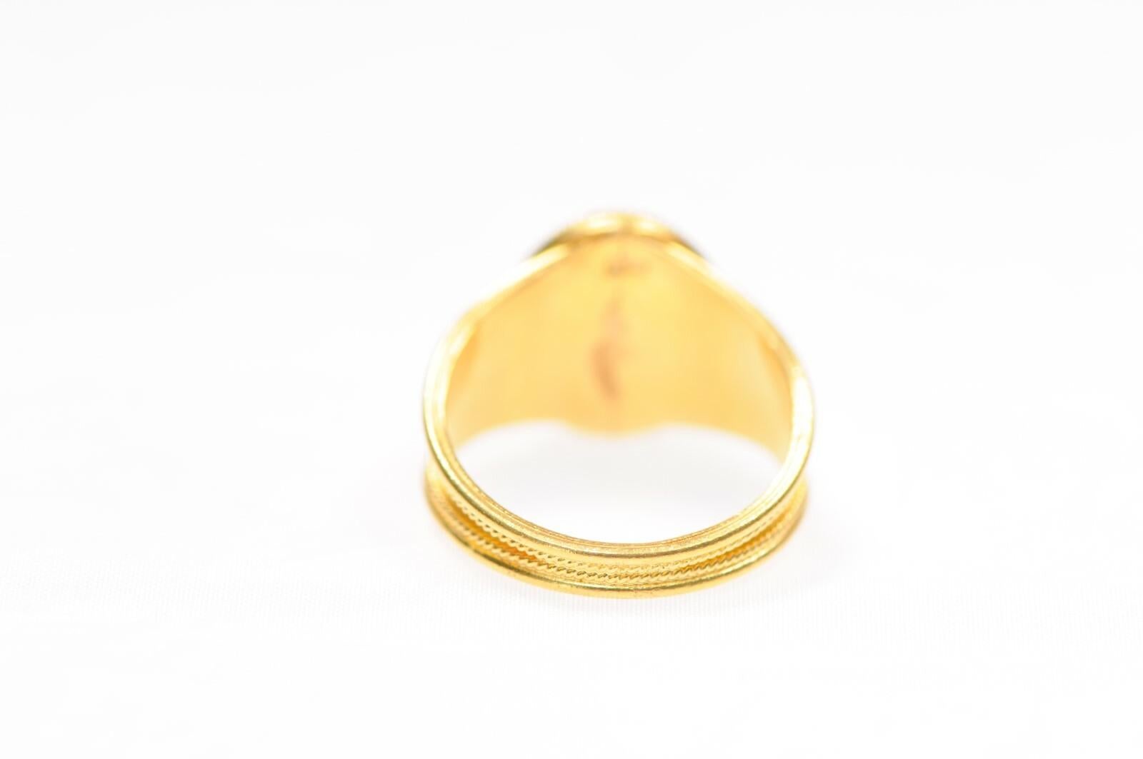 Bague en or 21 carats avec intaille Cornelian en vente 2