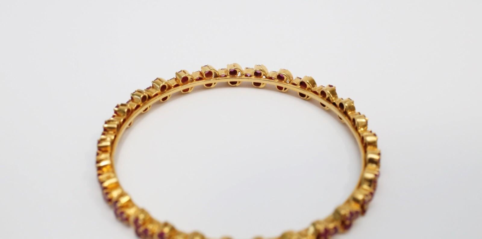 Round Cut 21k Yellow Gold Ruby Bangle, 7 inches - 22.8g For Sale