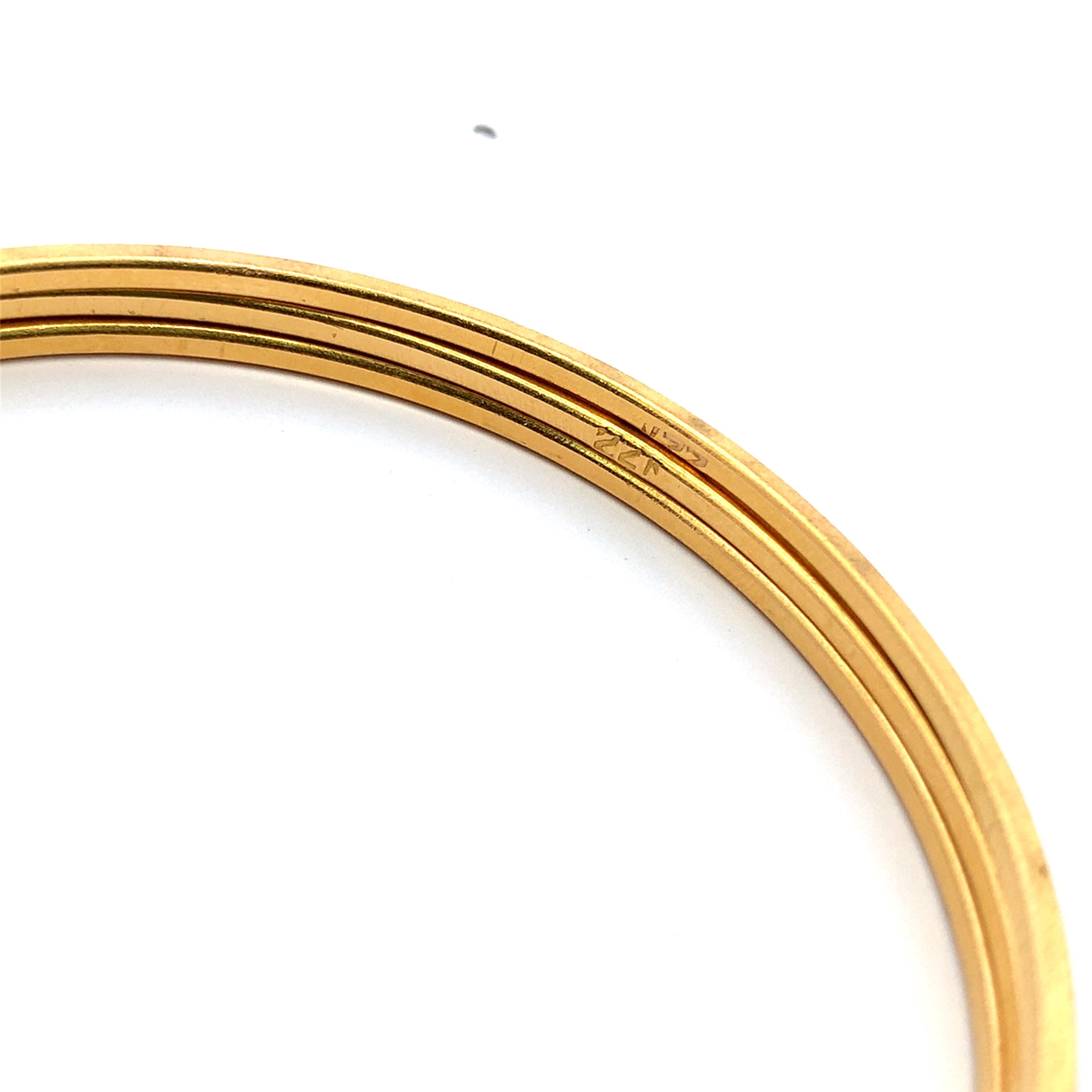 21k Yellow gold vintage matching bangle bracelets For Sale 2
