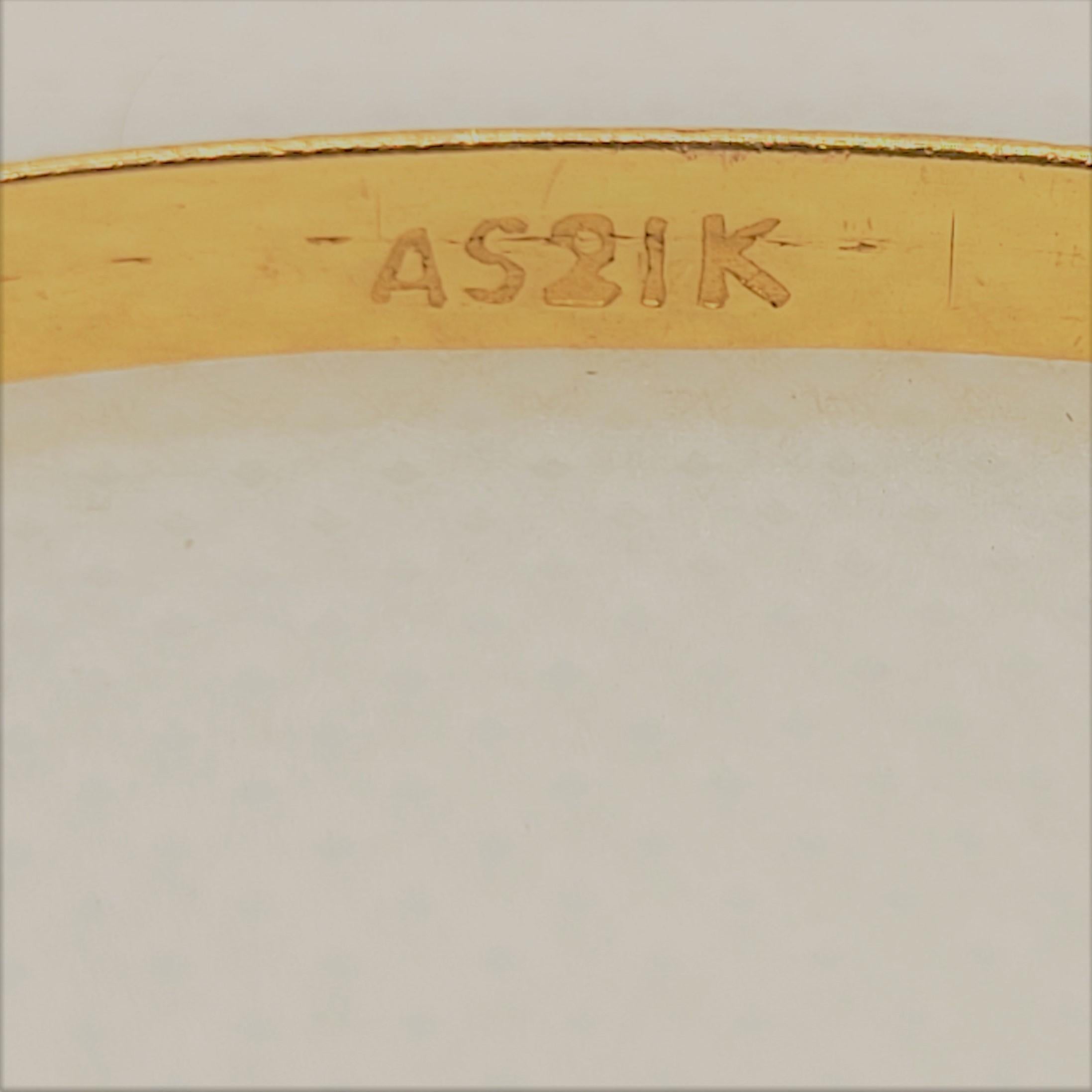 21kt Gold Bangle Bracelet 9.70 Grams, Stamped AS21K, Diamond Cut Design 2.75 In In Good Condition In Rancho Santa Fe, CA