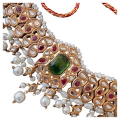 21kt Gold plattiert Mughal Stil Halskette mit Foiled Glass, Rubinen und Süßwasser
