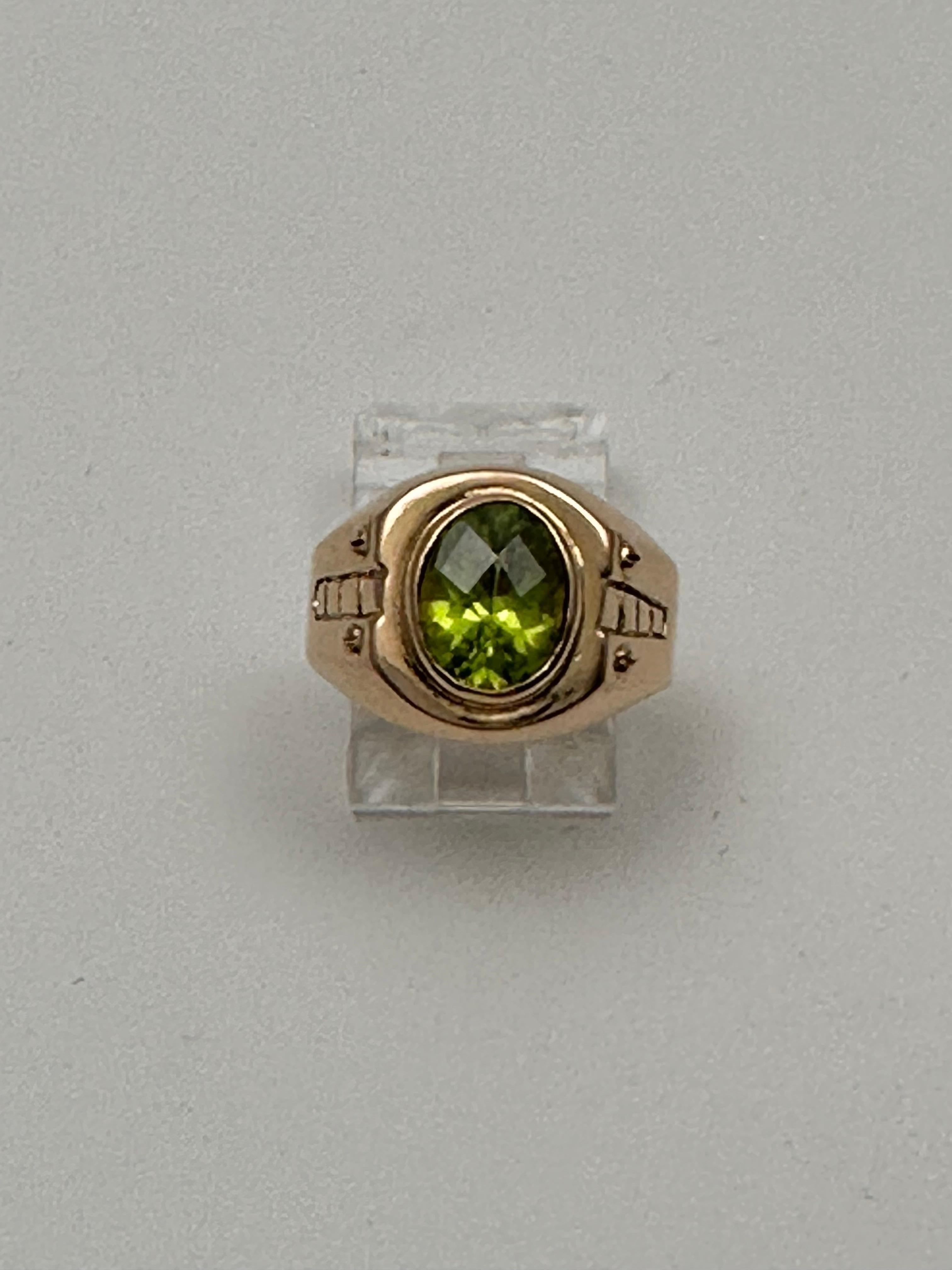 Artisan 21kt Yellow Gold 8mm x 9mm Oval Peridot Ring Size 5 3/4 For Sale