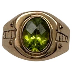 Bague en or jaune 21 carats x péridot ovale de 8 mm x 9 mm, taille 5 3/4