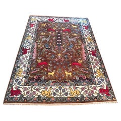 Tapis de style Bijar du 21e siècle richement coloré représentant des animaux, des fleurs et des arbres