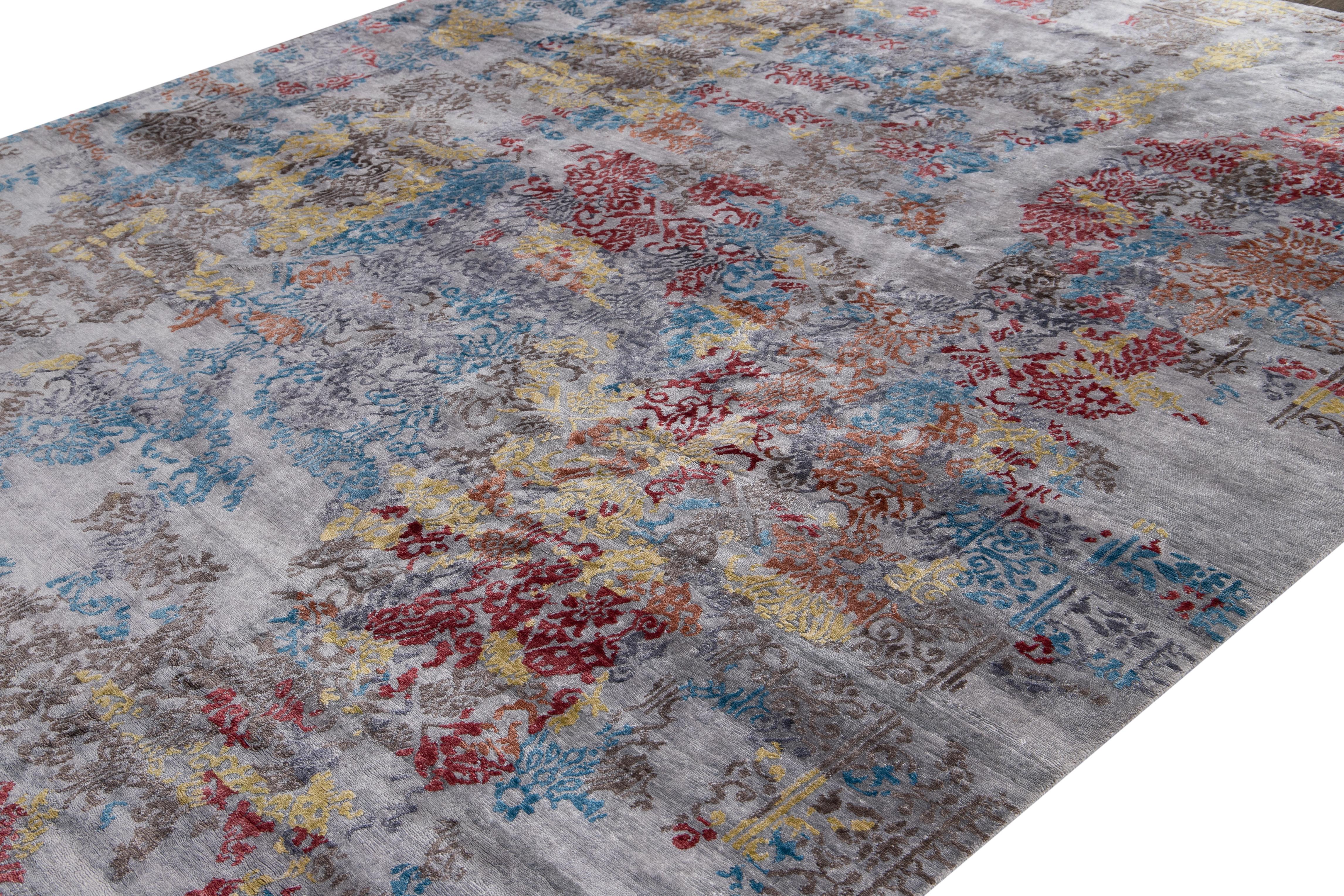Contemporary 21st Century Modern Wool and Silk Rug For Sale