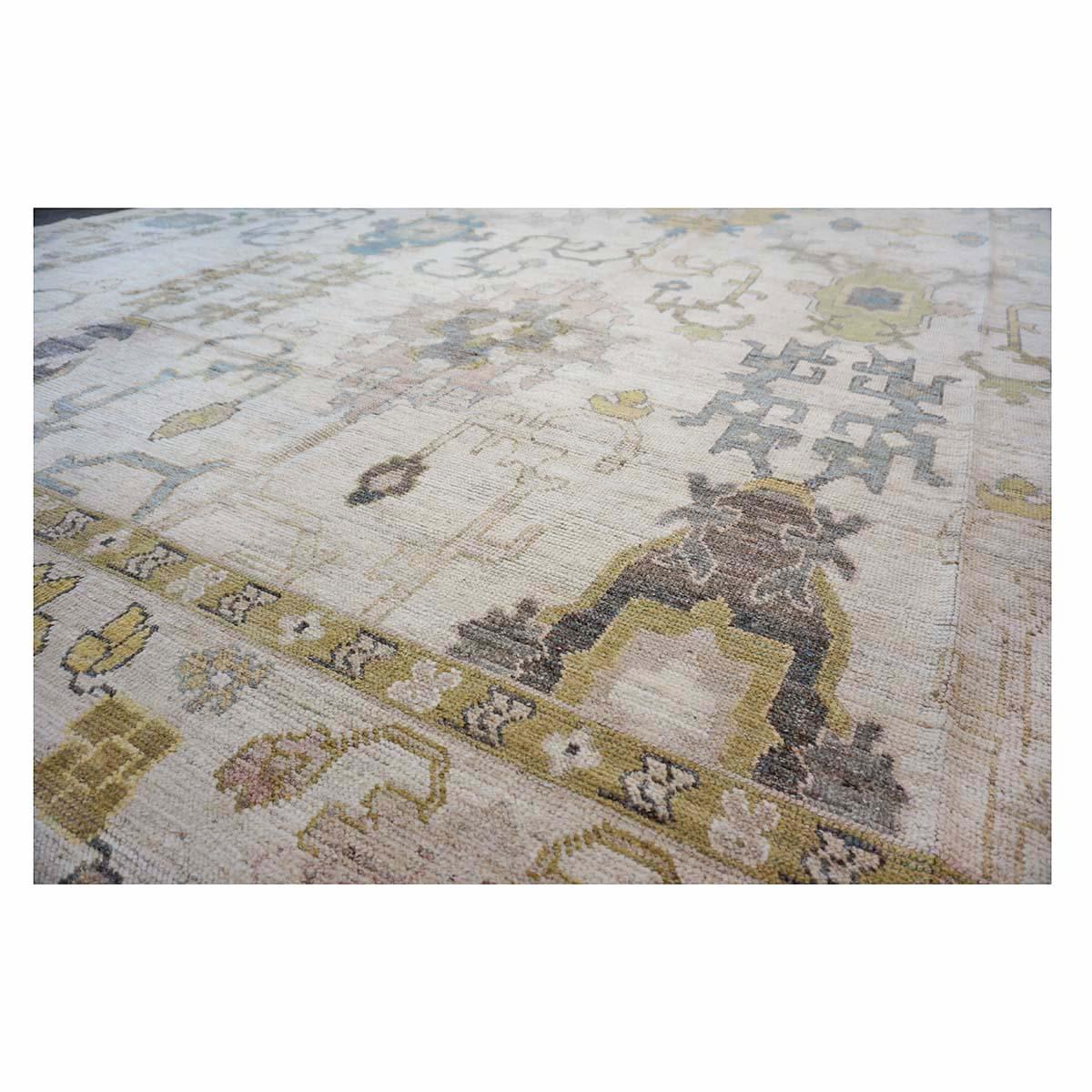 21. Jahrhundert. Türkischer Oushak-Teppich in Übergröße 12x19 in Elfenbein, Olivgrün und Blau, handgefertigt im Angebot 5