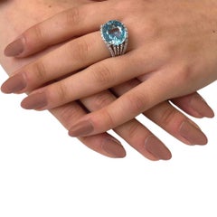 Anello 21° secolo in oro bianco 18 carati con acquamarina briolette da 9,82 carati