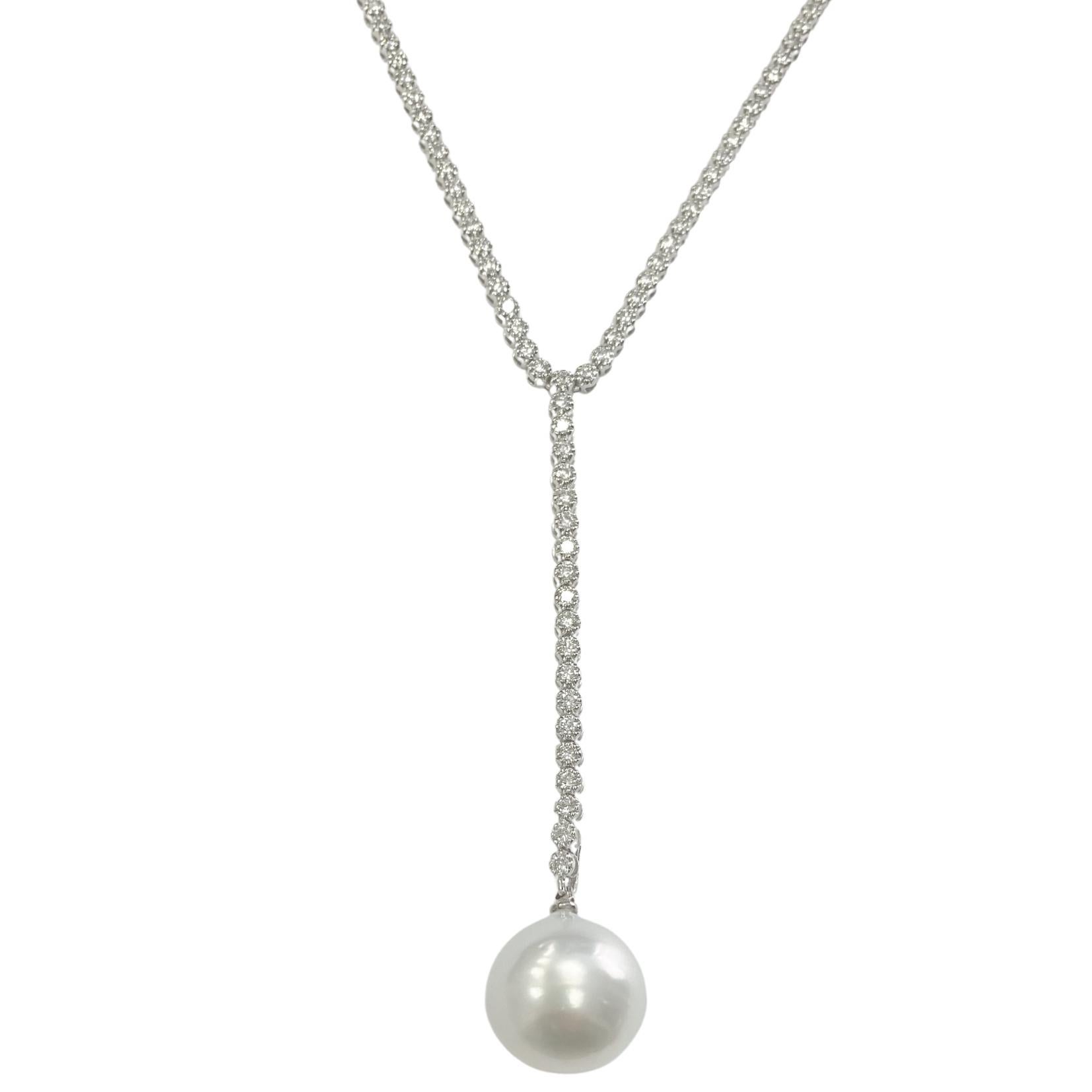Contemporary 21st Century 18 Karat White Gold and F/G VVS Diamond and Pearl Lavalier Necklace For Sale