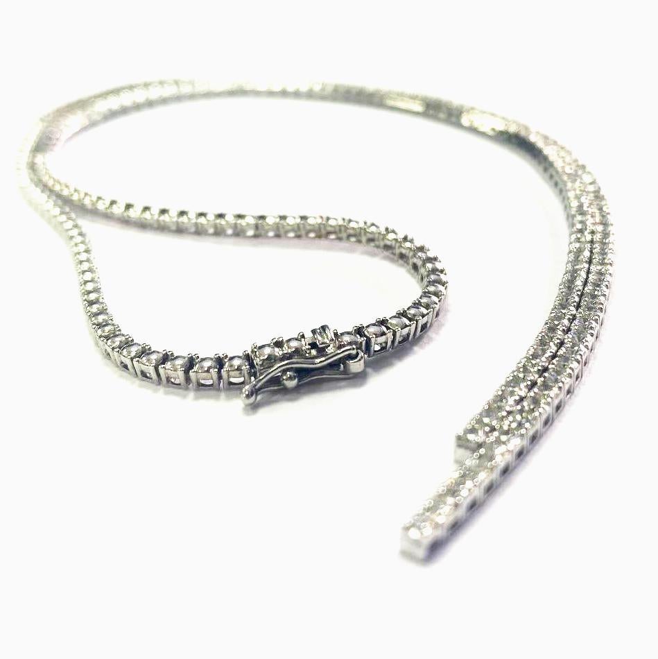 Contemporary 21st Century 18 Karat White Gold and G VS Diamond Lariat Necklace For Sale