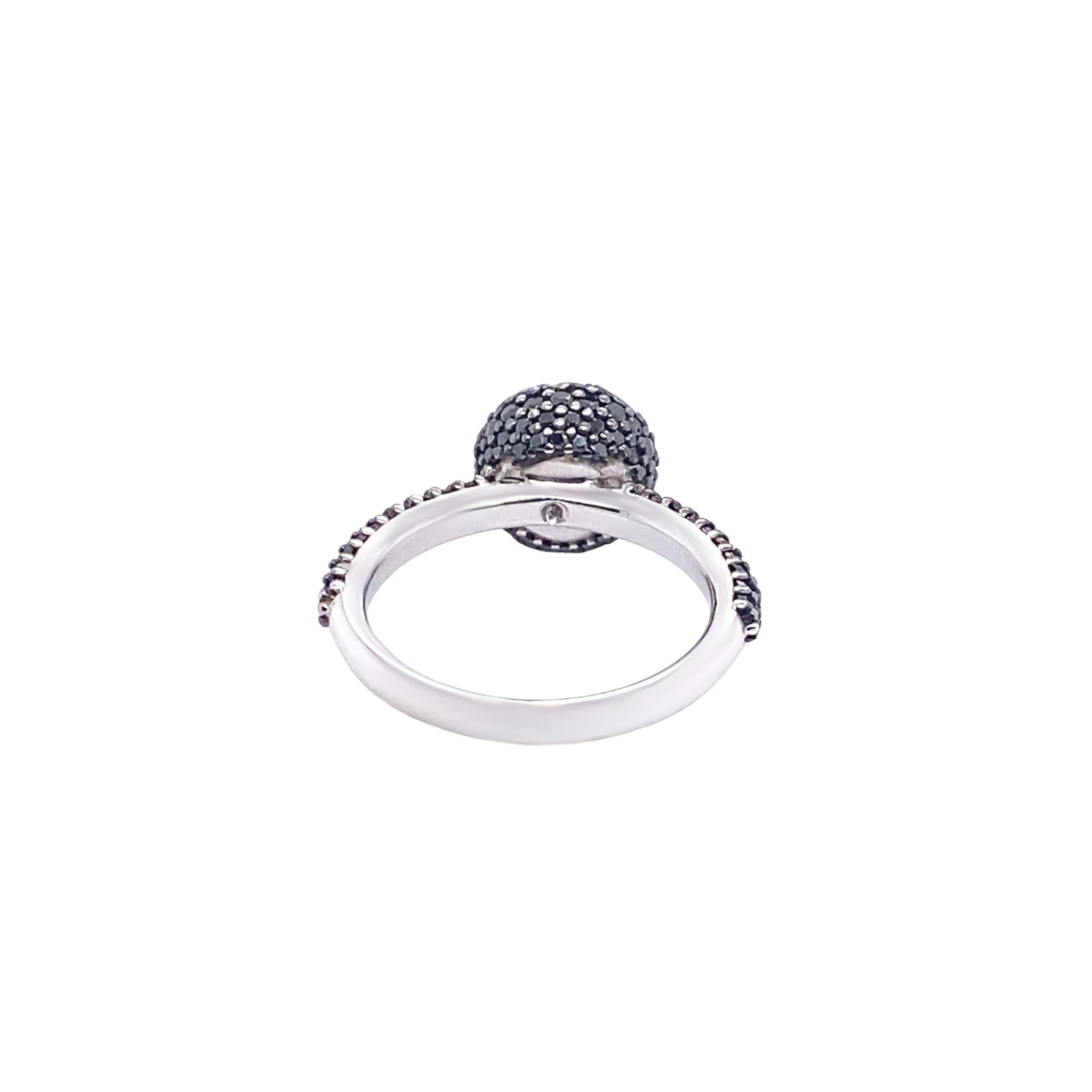 Contemporary 21st Century 18-Karat White Gold Black and White Diamond Cocktail Ring For Sale