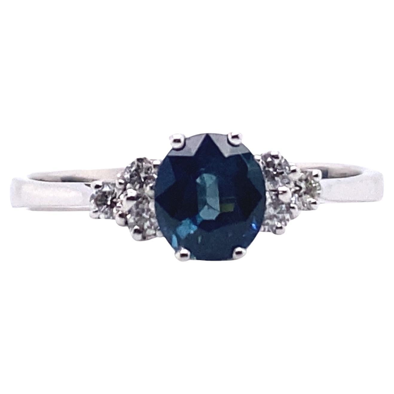 21st Century Exquisite 18K White Gold Sapphire and Diamond Cluster Ring For Sale