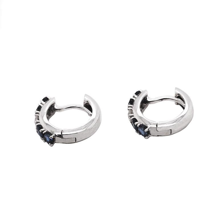 Round Cut 21st Century 18 Karat White Gold with F/G-VVS Diamonds and Sapphire Earrings For Sale