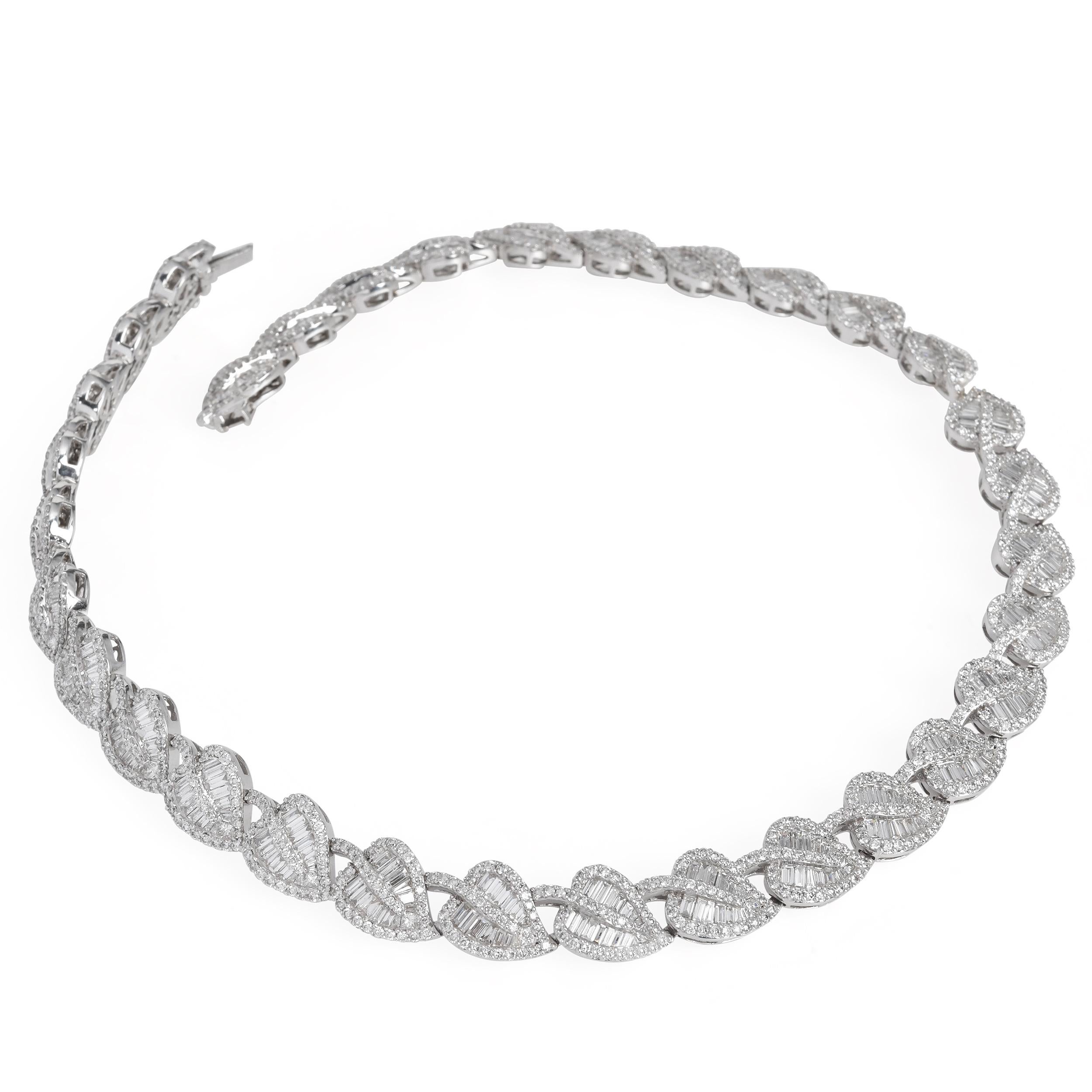 Foglia di diamante del 21° secolo da 27,00 carati  Collana girocollo in oro bianco 18K in vendita 2