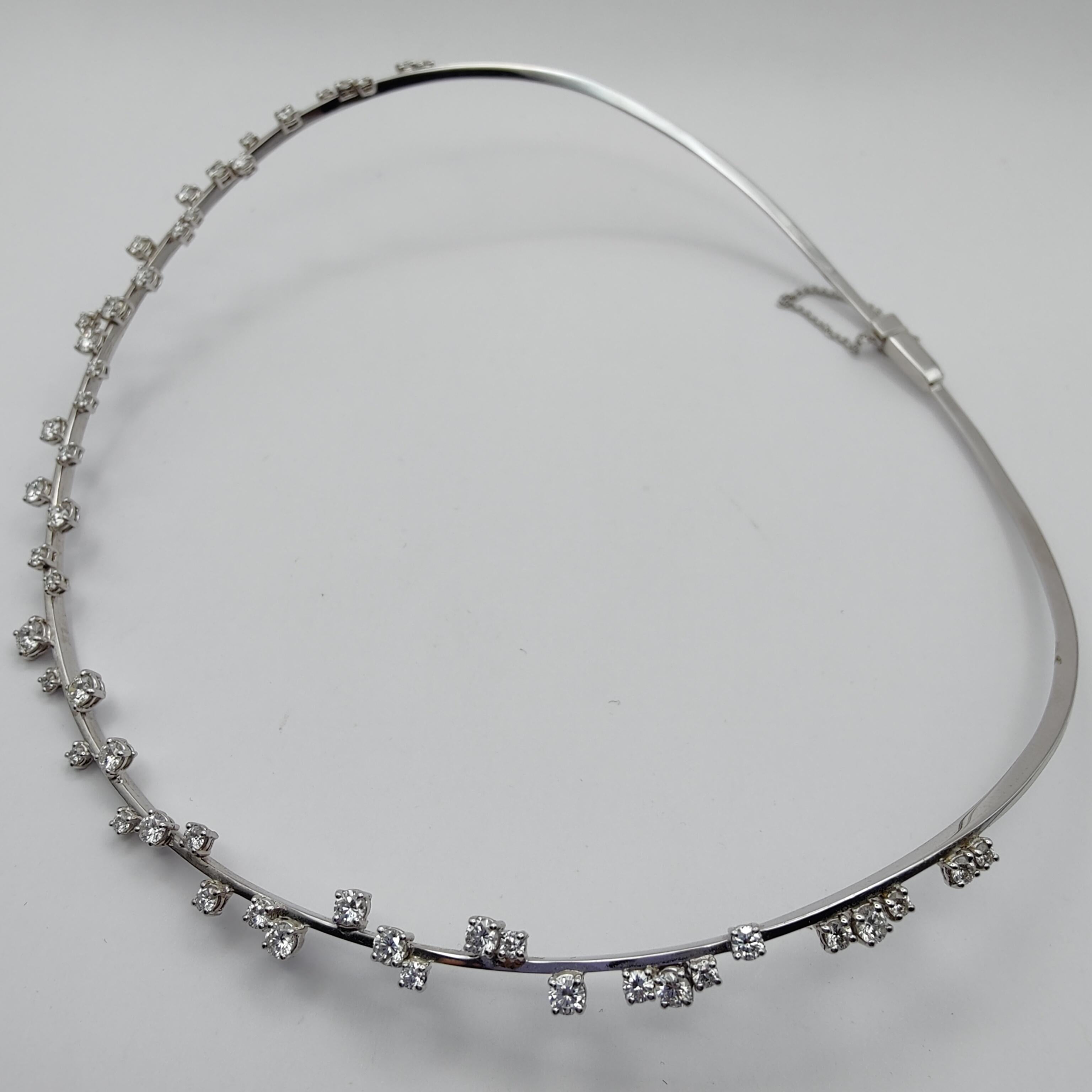 Contemporary 21st Century 3.33 Carat Diamond Choker Necklace in 18K White Gold For Sale