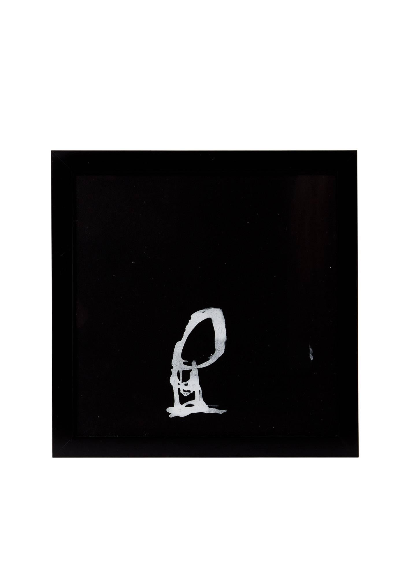 Gerahmte weiße auf schwarze Gemälde „4“ von Greg Dickerson, 21. Jahrhundert (Handbemalt) im Angebot
