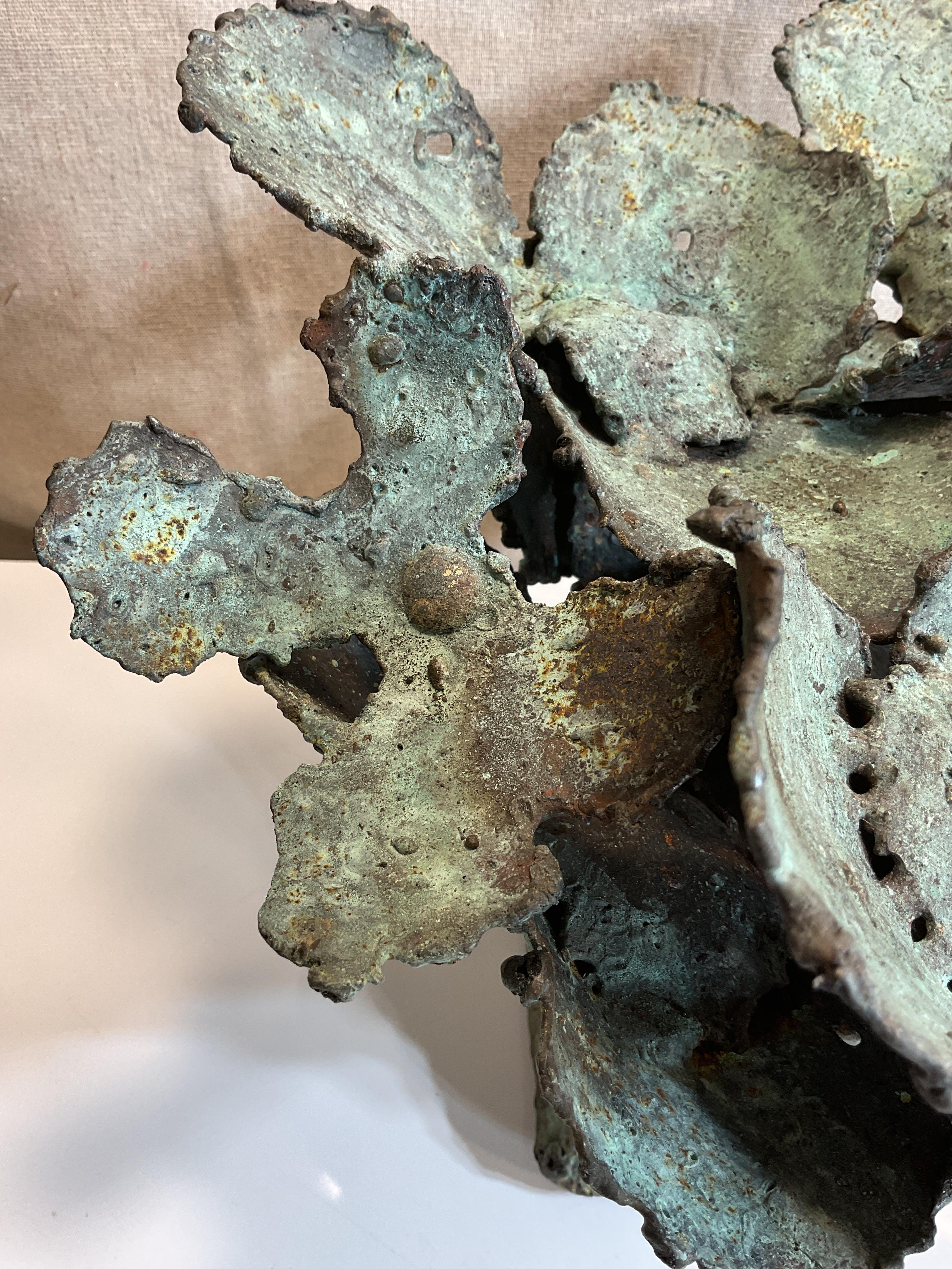 Scultura floreale astratta in bronzo del XXI secolo In condizioni buone in vendita a Augusta, GA