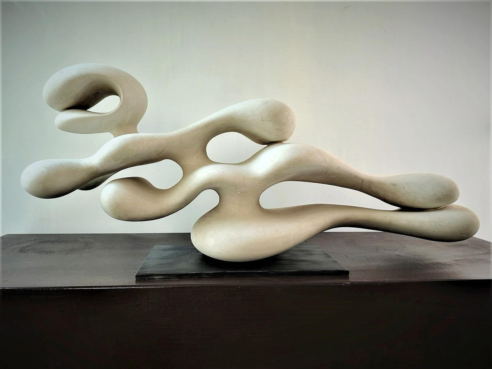 21st Century abstract sculpture Stretch by Renzo Buttazzo from Italy. Measure: 40 cm height.

Sculpture in Lecce Stone
Delivered with a certificate of authenticity.

Since 1886 Renzo Buttazzo work with Pietra Leccese (limestone from Lecce), and