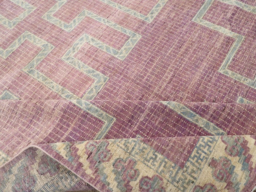 Alfombra moderna del siglo XXI inspirada en los tuaregs africanos del Turquestán Oriental Tamaño de la habitación Siglo XXI y contemporáneo en venta