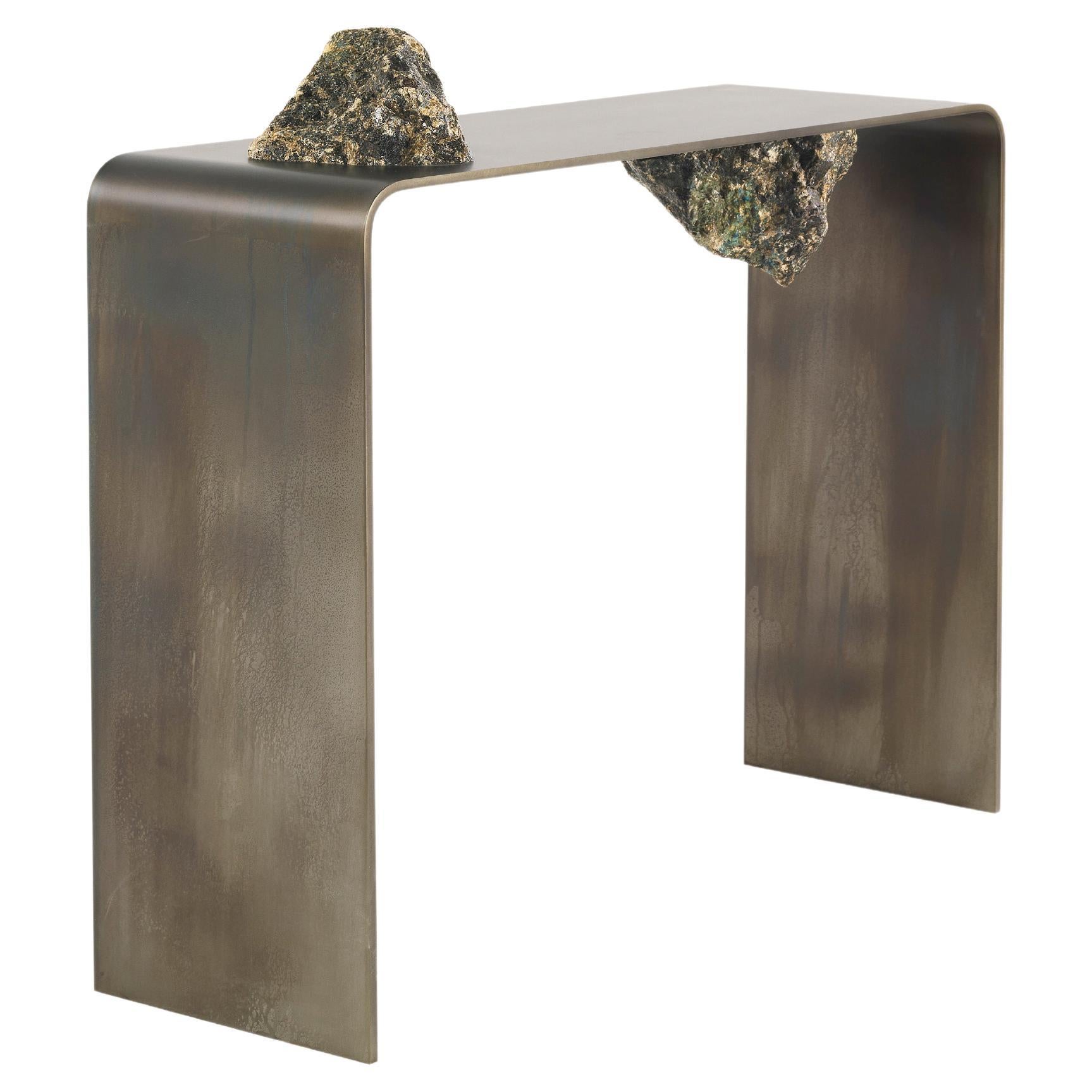 Console Agment del XXI secolo con elementi in labradorite grezza di CTRLZAK