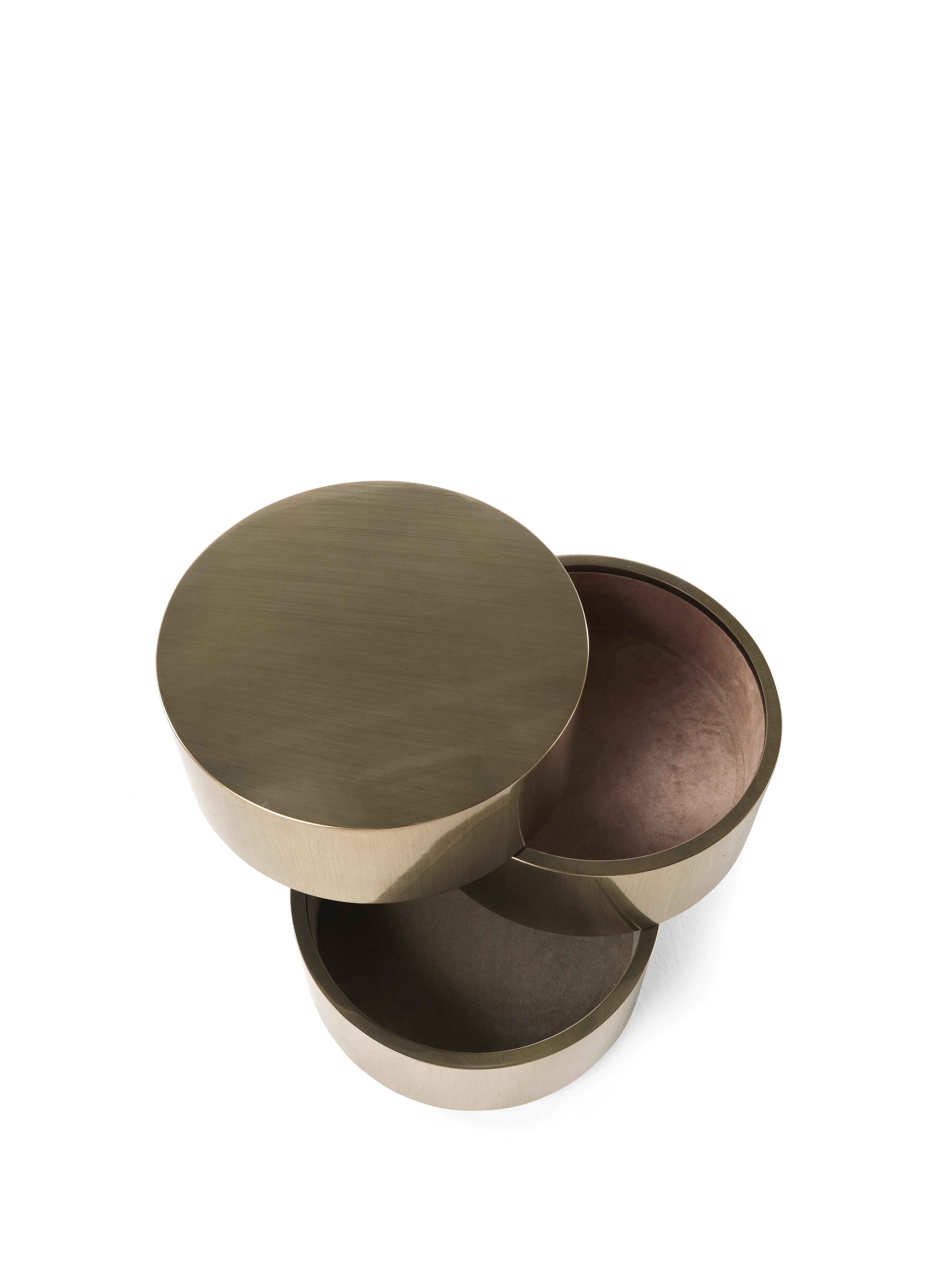 XXI secolo e contemporaneo Tavolino Aleppo del XXI secolo in metallo liquido dorato di Etro Home Interiors in vendita