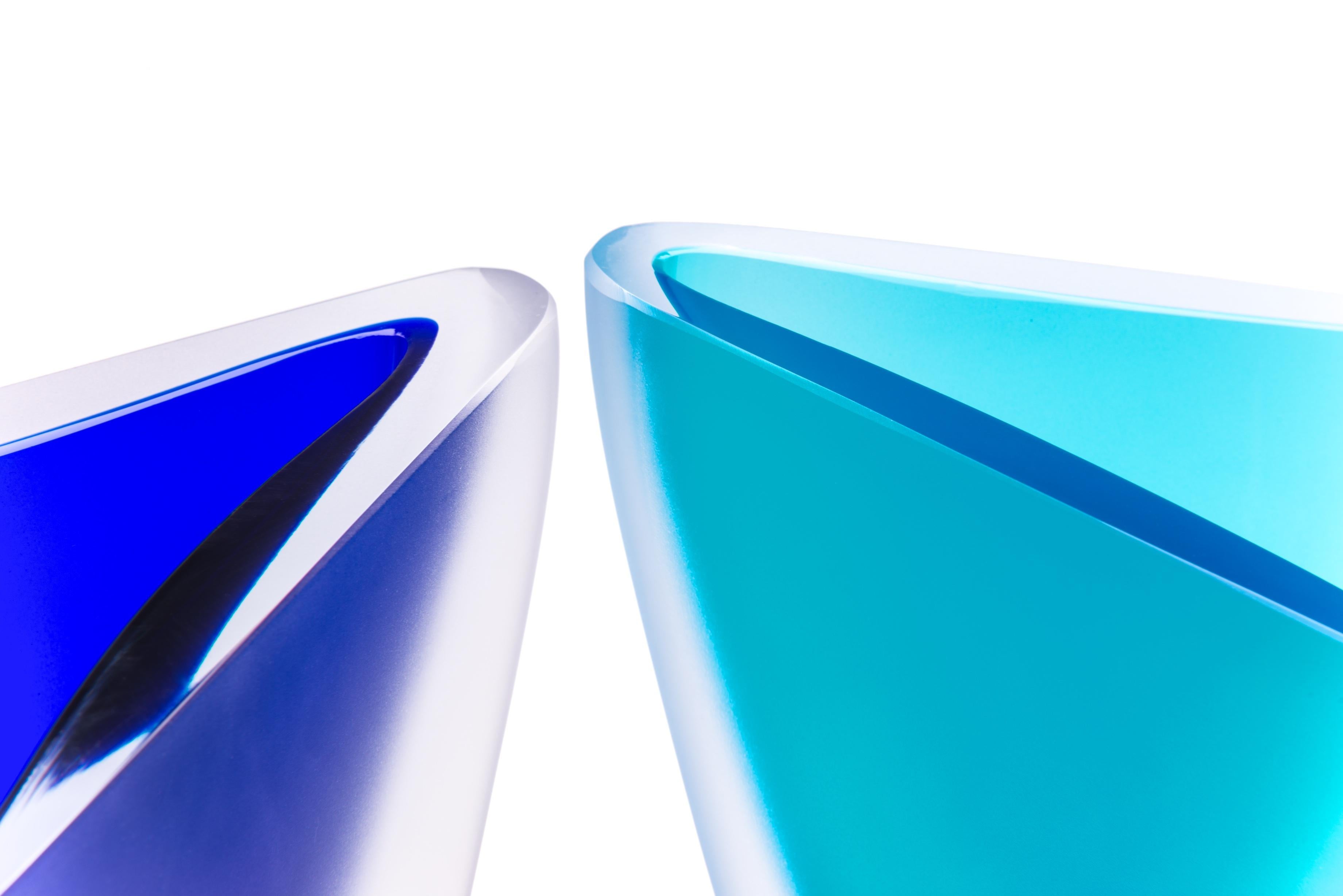 Vaso piccolo in vetro di Murano blu oceano del XXI secolo di Alessandro Mendini Freccia in vendita 2