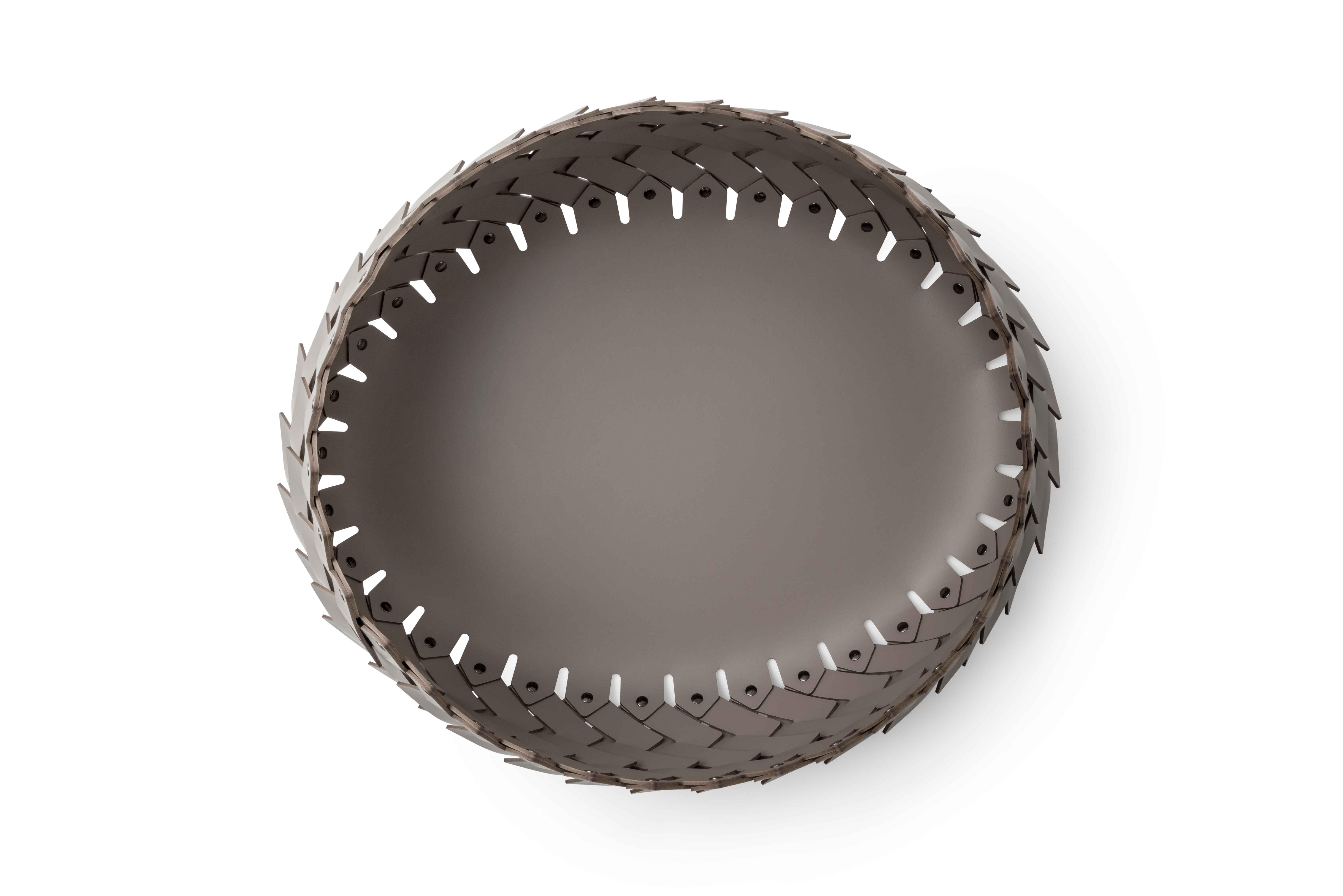 Äußerst elegant und vielseitig, Teil der Serie Almeria.

Dieser ovale Korb aus umweltfreundlichem, waschbarem und widerstandsfähigem regeneriertem Leder eignet sich perfekt als Holzhalter, im Wohnzimmer oder als Schuh- oder Handtuchkorbhalter für